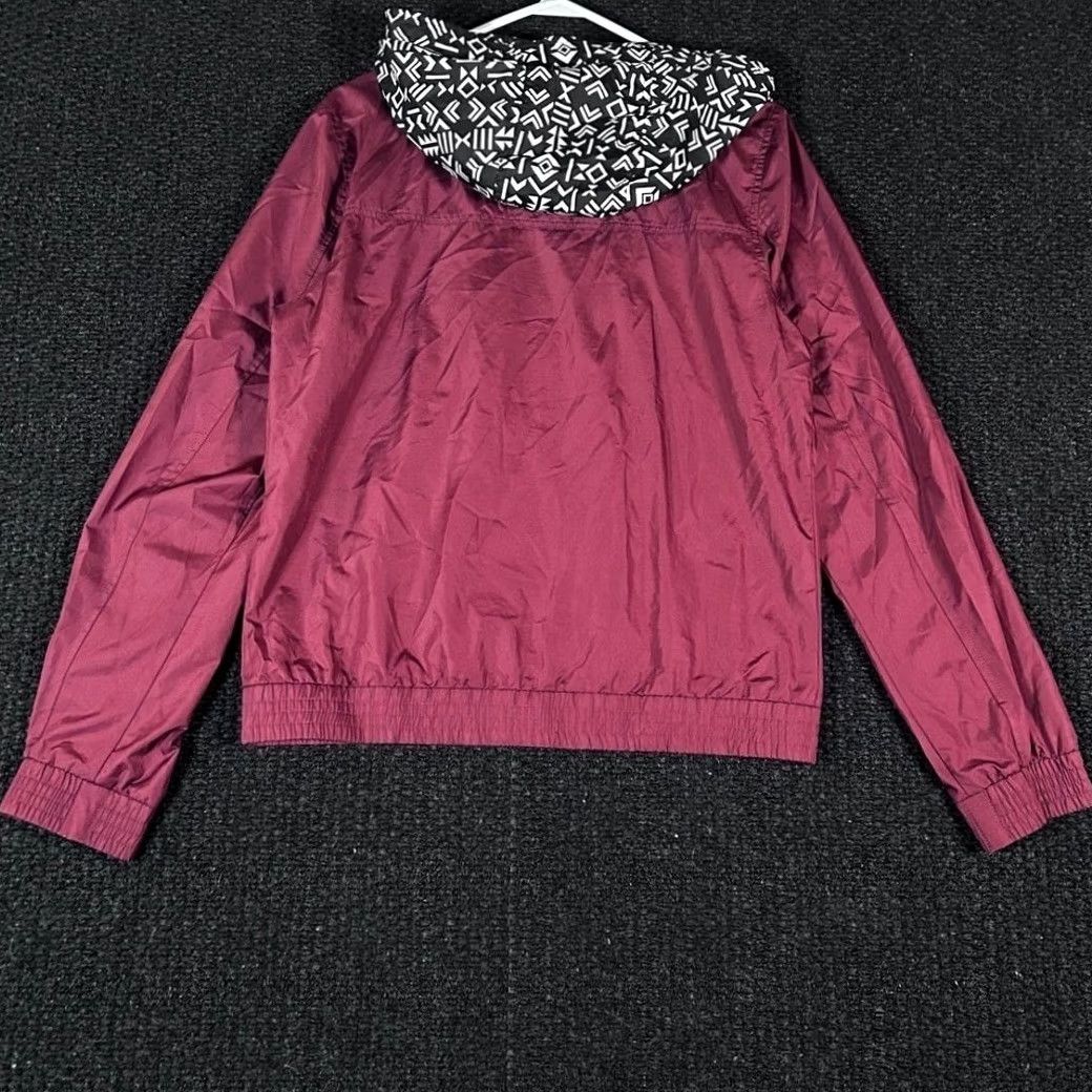 Empyre VINTAGE? EMPYRE Windbreaker Jacket Burgundy Geometric Hooded Zip Up Women’s Size L purple Nylon Jacket Womens L Zip Up Geometric Burgundy Windbreaker Size L / US 10 / IT 46 - 3 Thumbnail