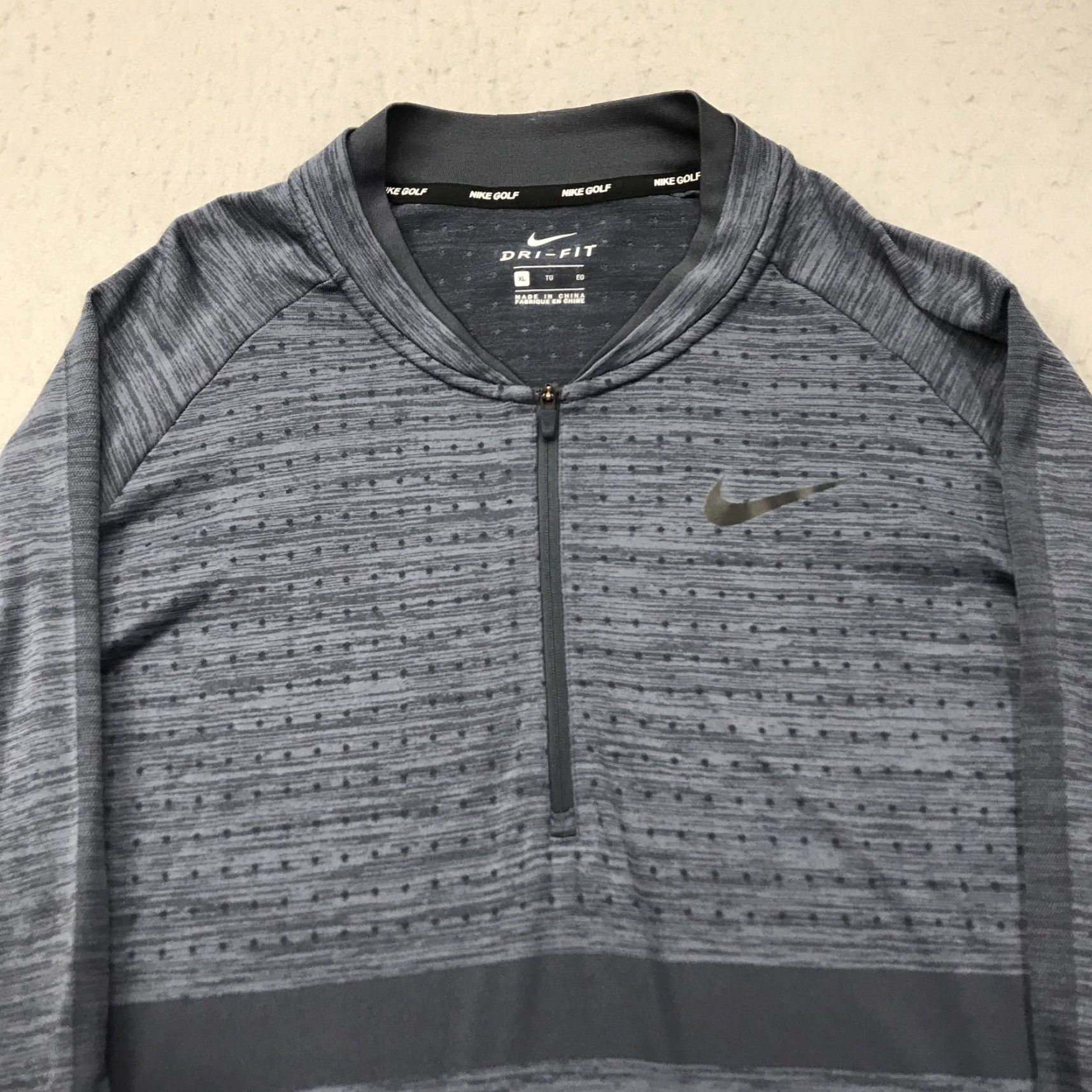Nike Nike Golf Jacket Mens XL Gray Dry Knit 1/4 Zip Blade Collar Dri Fit Pullover Size US XL / EU 56 / 4 - 2 Thumbnail