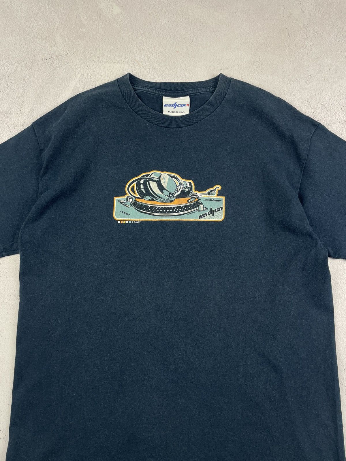 Vintage Vintage Esdjco Djart DJ Turntable Tee USA Made Size L Size US L / EU 52-54 / 3 - 3 Thumbnail