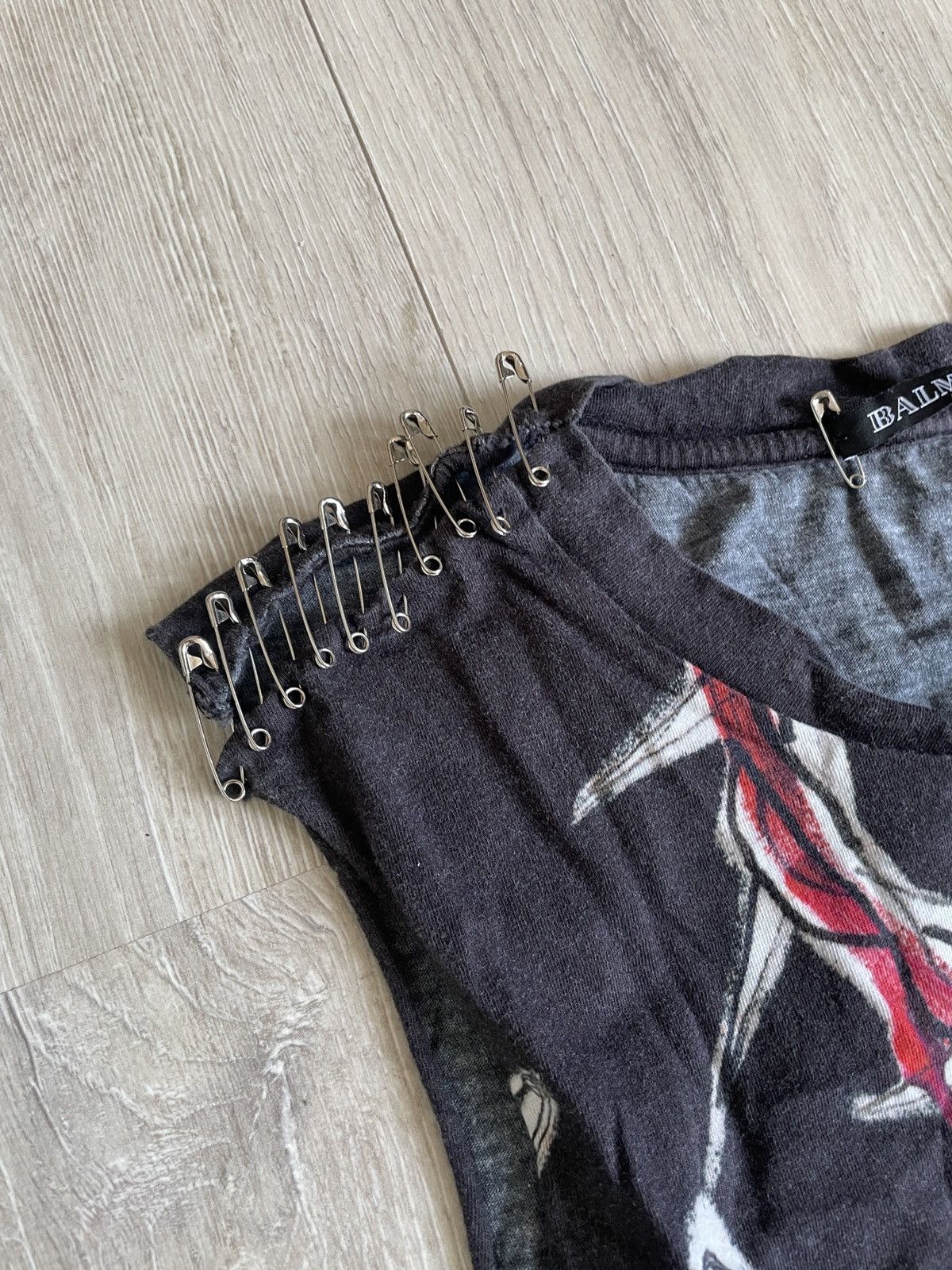 Balmain Balmain SS11 safety pin tank top bu Christophe Decarnin Size S / US 4 / IT 40 - 6 Thumbnail
