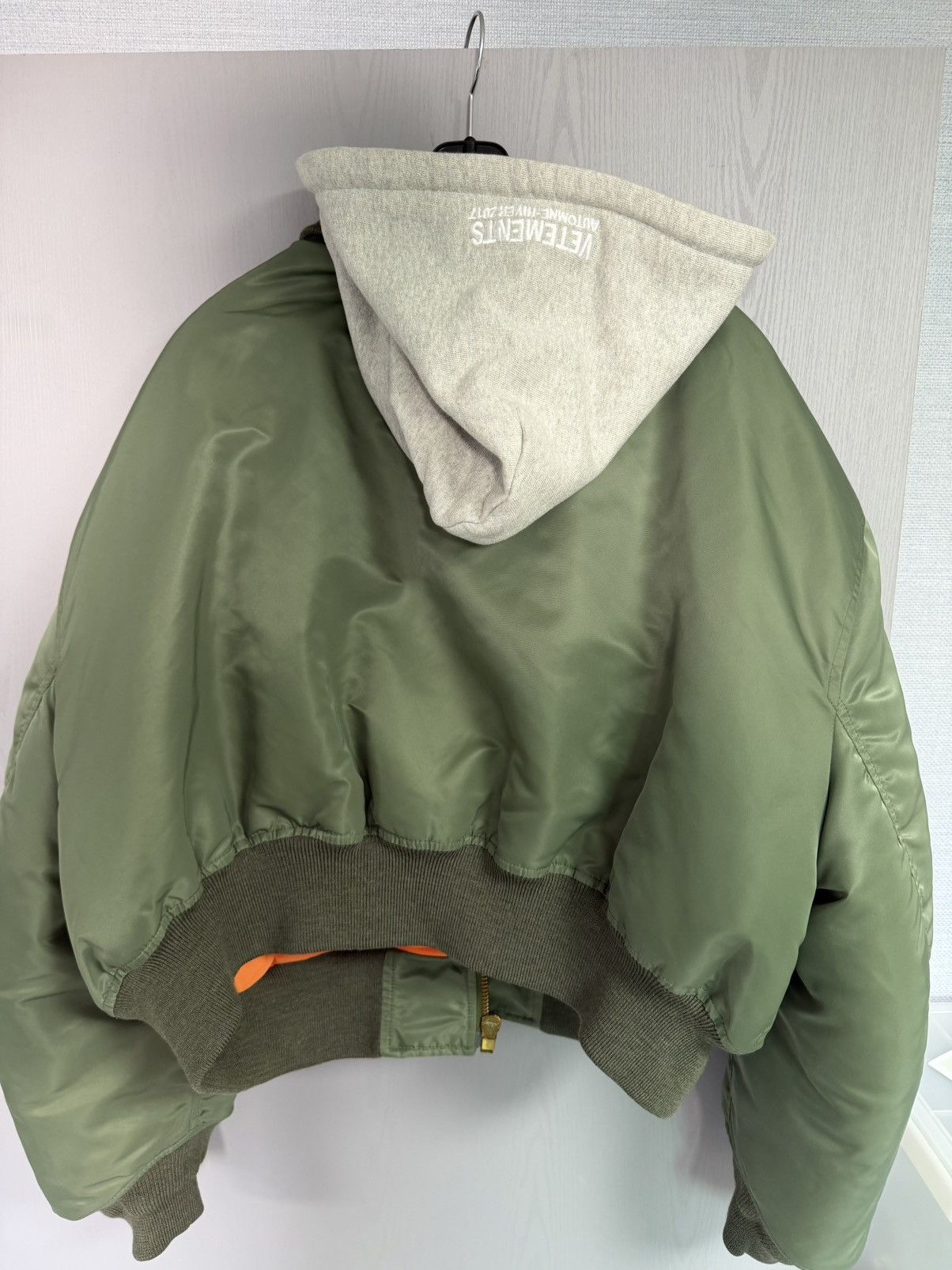 Vetements FW2017 cropped bomber jacket Size US S / EU 44-46 / 1 - 2 Thumbnail