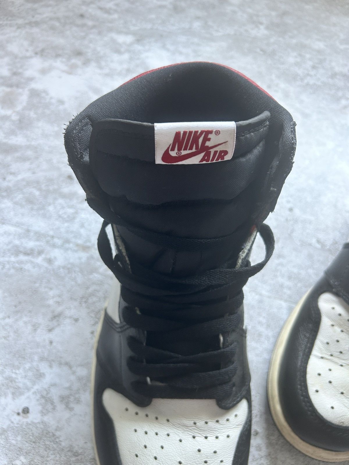 Jordan Brand × Nike Jordan 1 Retro High Black Gym Red Size US 12 / EU 45 - 4 Thumbnail