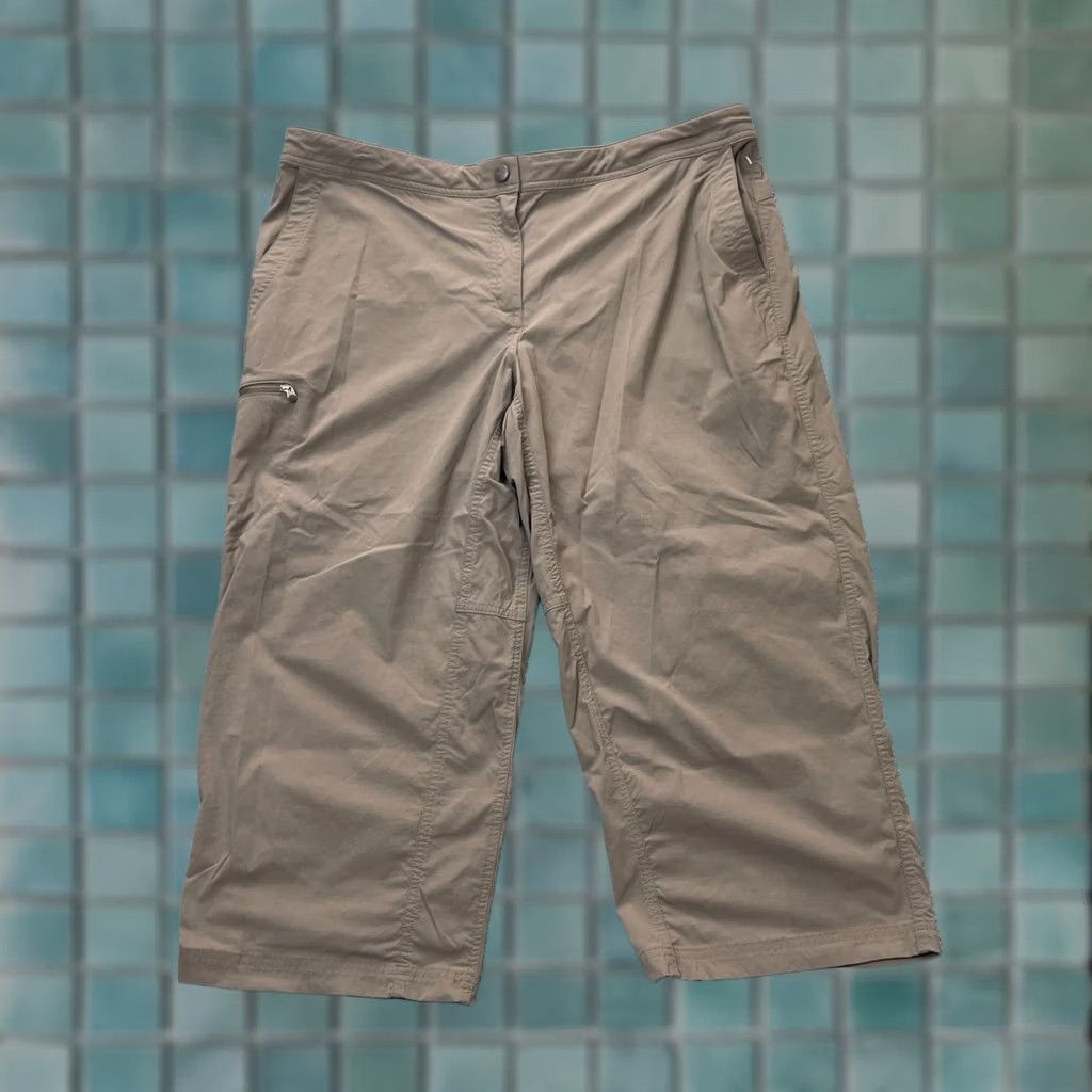 Vintage L.L. Bean Pants Womens Brown Capri Nylon Stretch Hiking Ripstop Mid Rise Size 40" / US 18 - 1 Thumbnail
