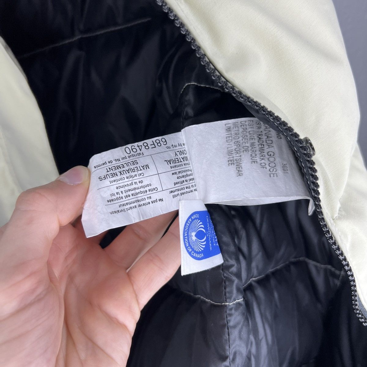 Canada Goose Canada Goose Puffer Down Jacket Vest Logo Vintage Retro Y2K Size S / US 4 / IT 40 - 7 Thumbnail