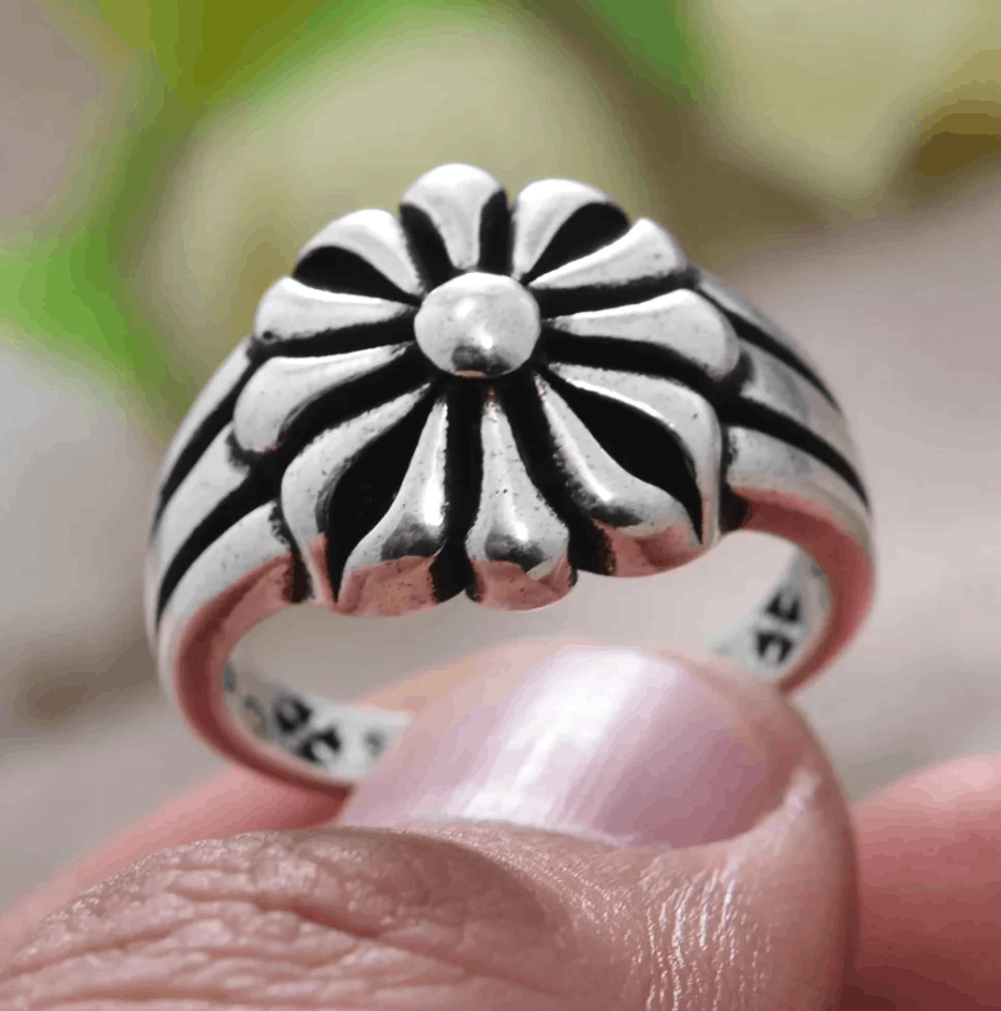 Jewelry Resizable Elegant Sunflower Silver Ring Size ONE SIZE - 1 Thumbnail