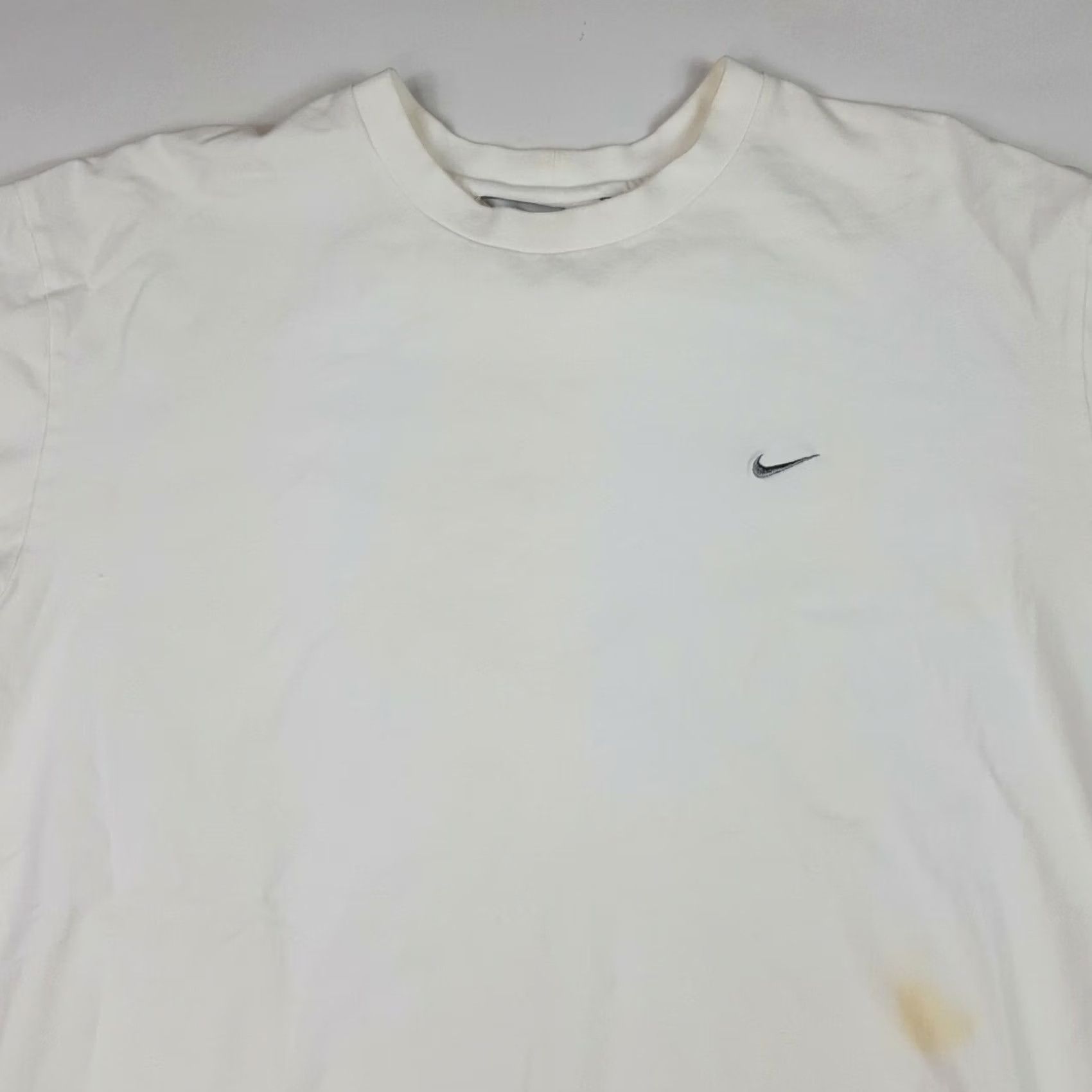 Nike VINTAGE Nike Swoosh Logo T-Shirt Mens 2XL White Athletic Retro Sports Shirt Size US XXL / EU 58 / 5 - 2 Thumbnail