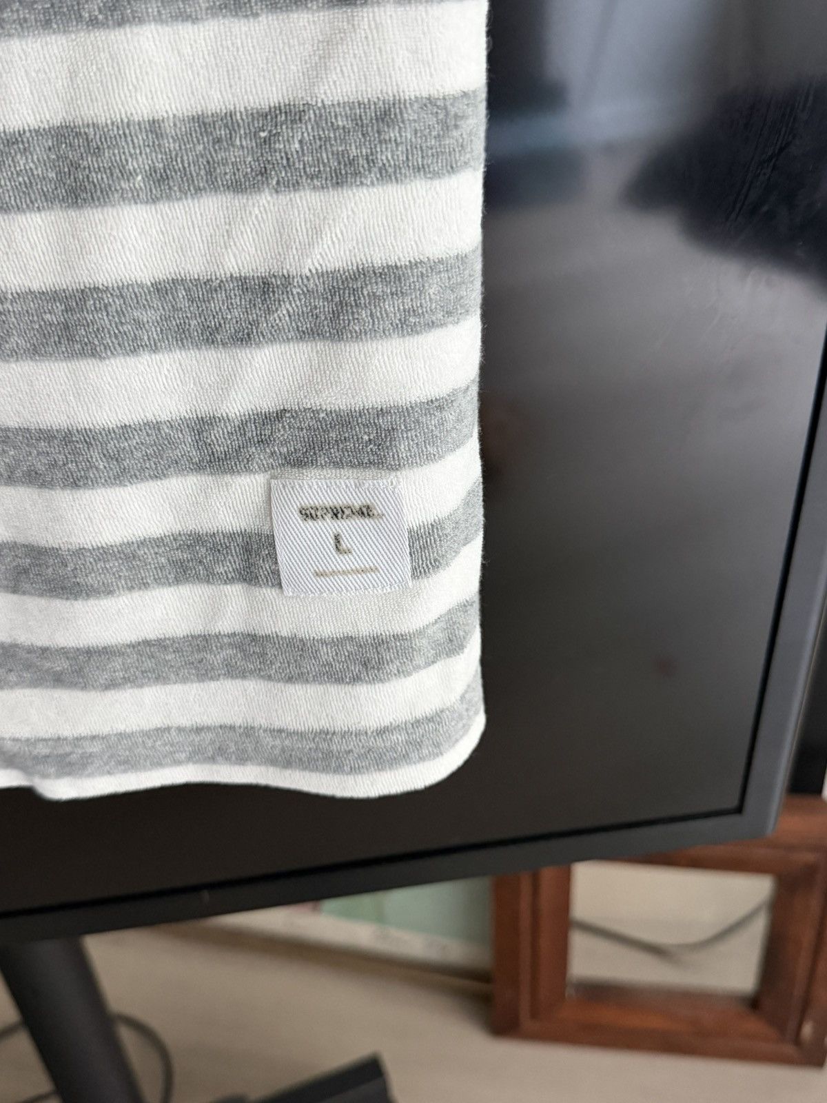 Supreme Supreme Terry white/ grey stripe tank Size US L / EU 52-54 / 3 - 2 Thumbnail