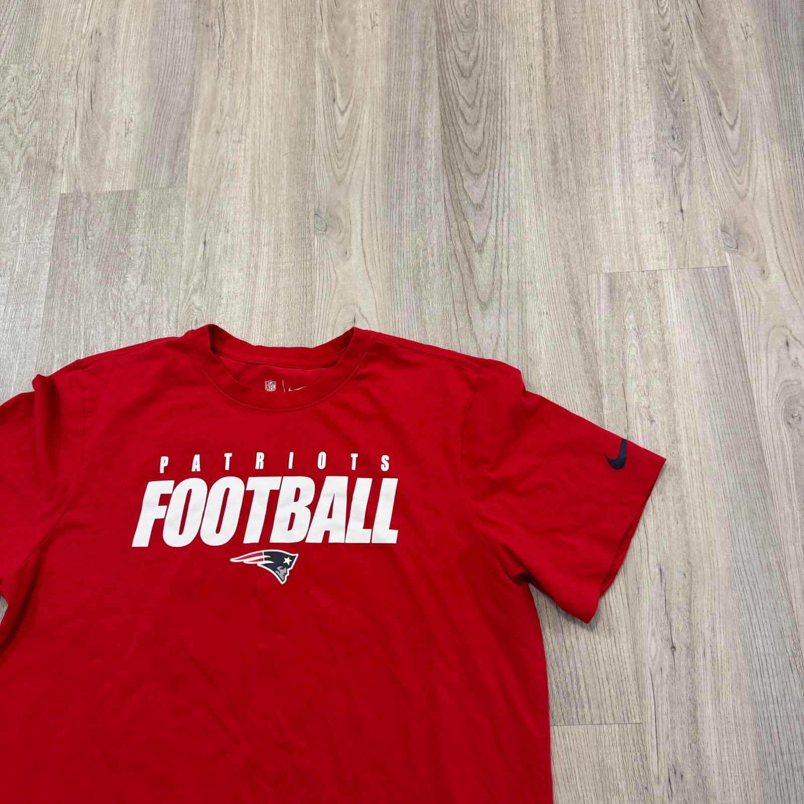 Nike Nike New England Patriots Football Shirt Men's Large Red NFL Size US L / EU 52-54 / 3 - 3 Thumbnail