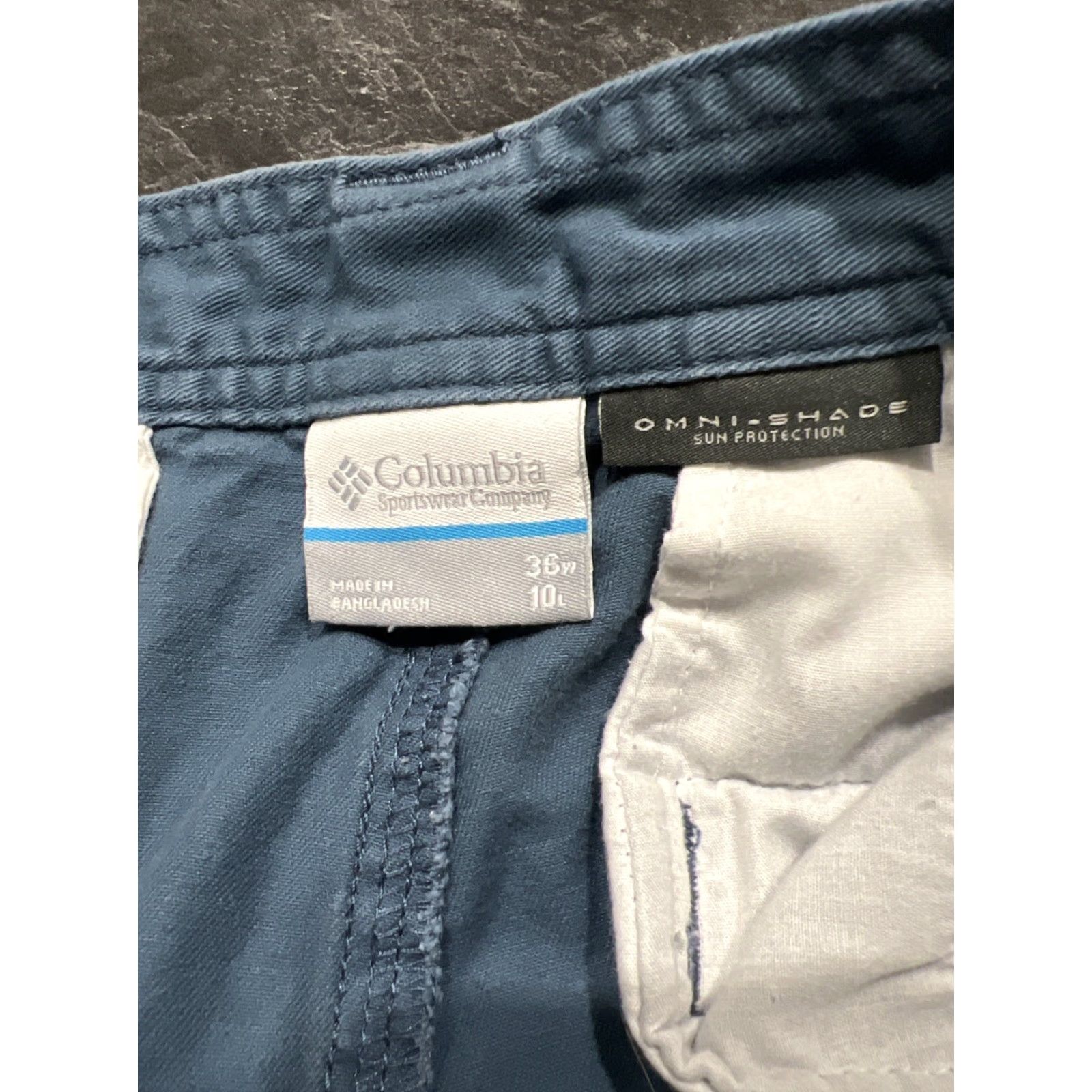 Vintage VINTAGE Columbia Cargo Shorts Men 36 Waist 10L Blue Cotton Casual Athletic 2010s Size US 36 / EU 52 - 5 Thumbnail