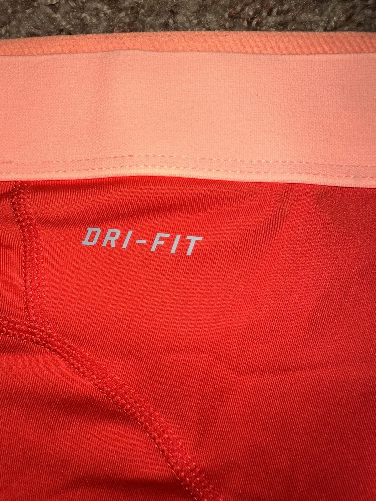 Nike Nike Women's Dri-Fit Pro 3 Big Dot Training Shorts Size 26" / US 2 / IT 38 - 7 Thumbnail