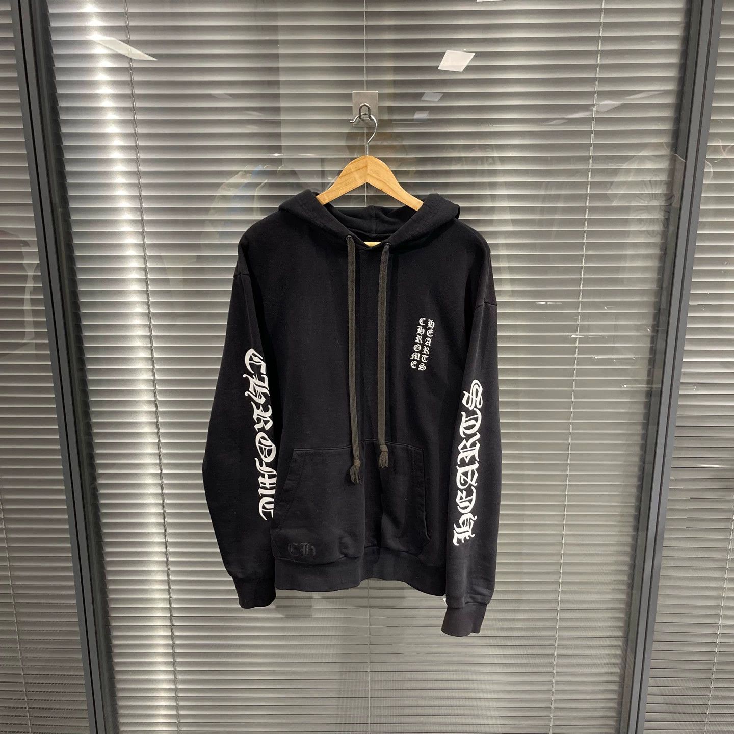 Chrome Hearts CH Sanskrit script arm hoodie L Size US L / EU 52-54 / 3 - 1 Thumbnail