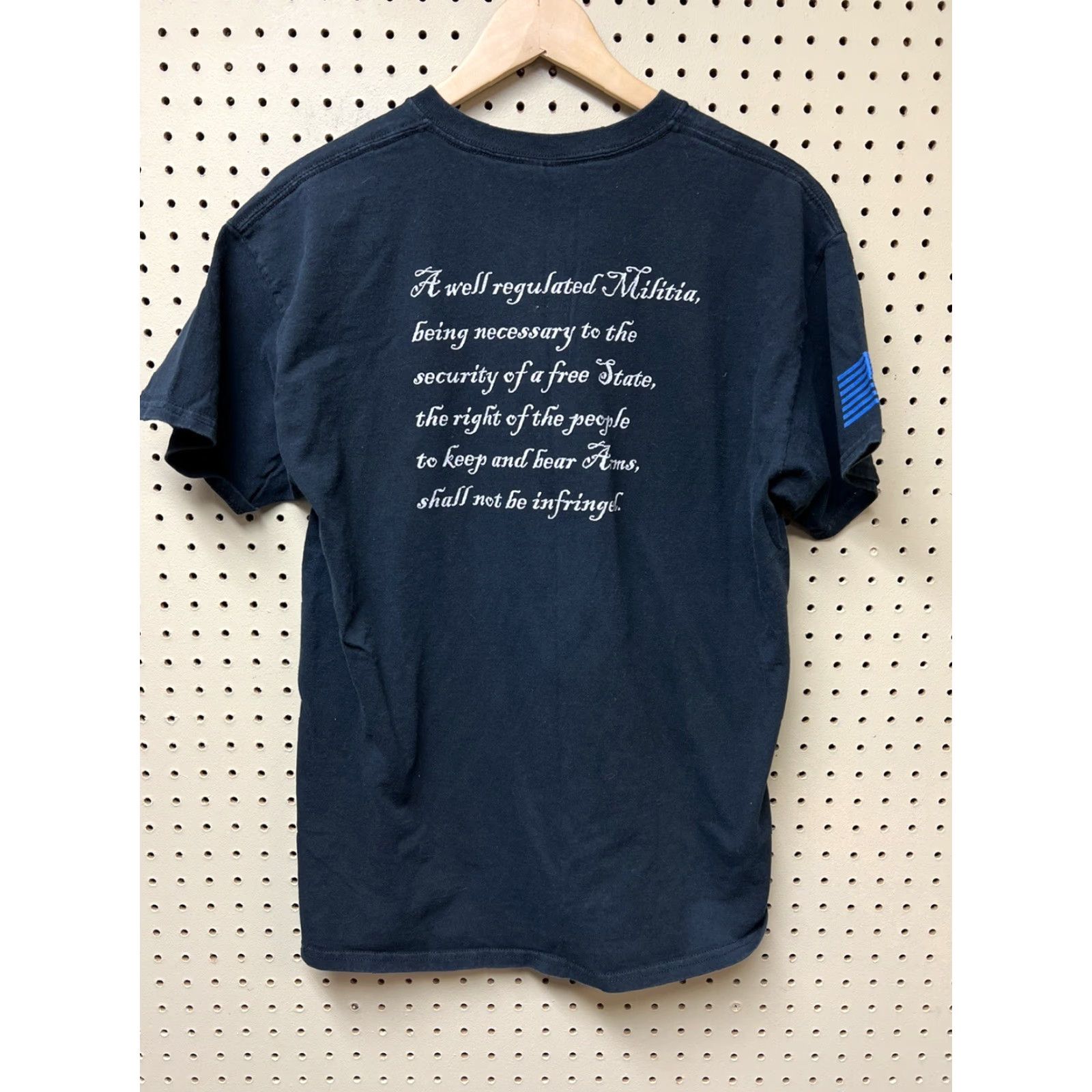 Gildan Mens Large T-shirt Black Short Sleeve Back Forty Vermont Guns Store Ammo Size US L / EU 52-54 / 3 - 3 Thumbnail