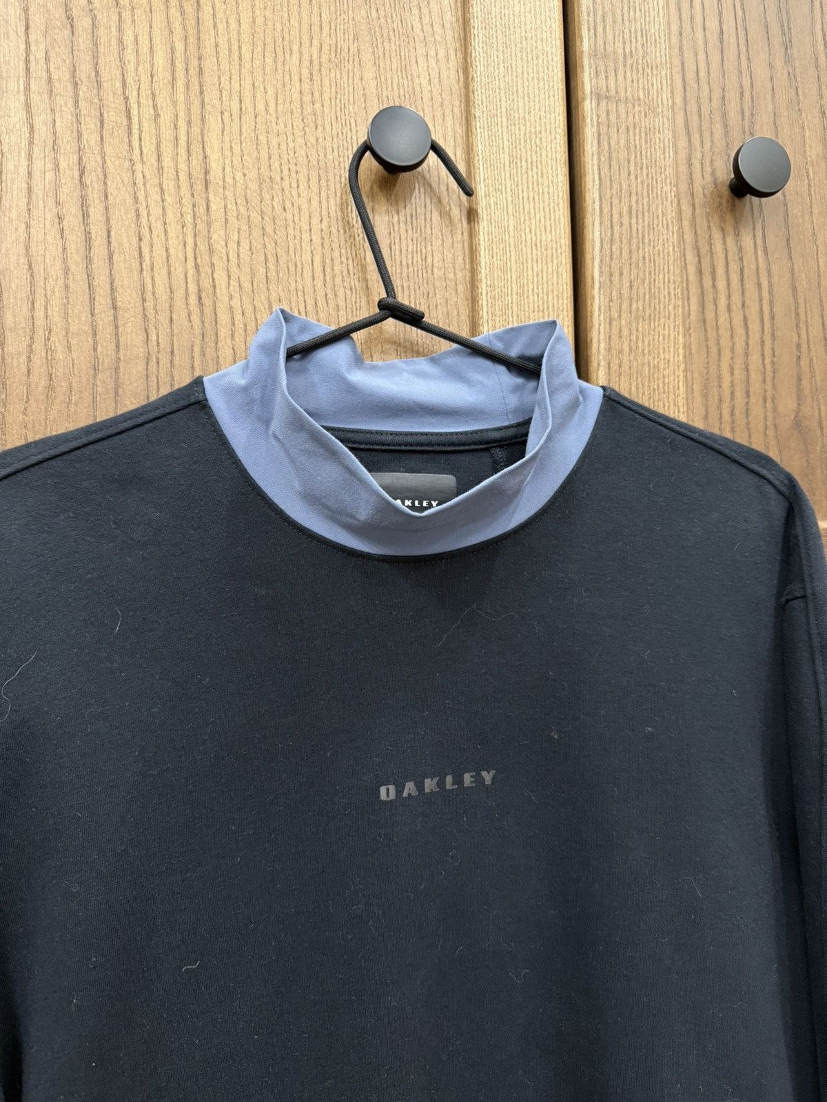 Oakley Oakley Custom Fit Black Pullover Long Sleeve Turtleneck Mens Size US M / EU 48-50 / 2 - 5 Thumbnail