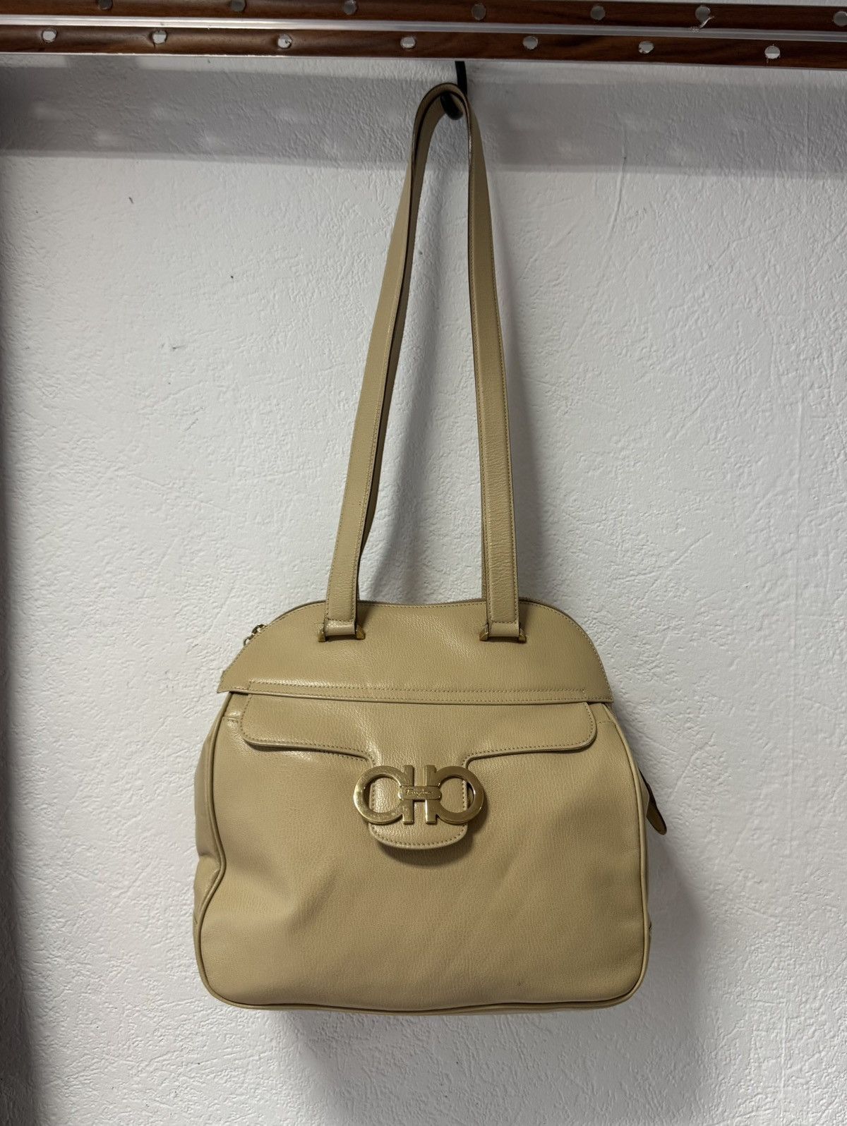 Italian Designers Salvatore Ferragamo Luxury Cream Crossbody Bag Beige, Women's