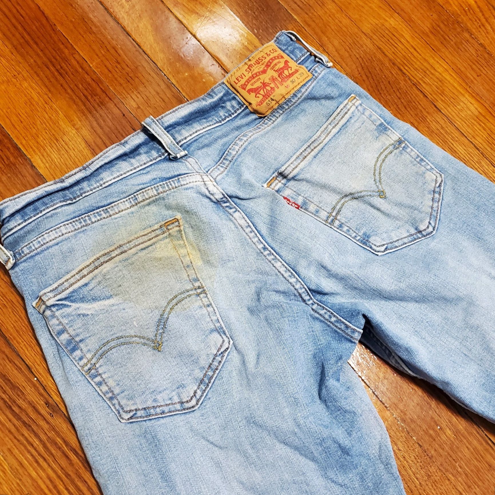 Levi's Levi's Men 514 Regular Fit Straight Stretch Jeans 30x29 Blue Denim Distressed Stain 5-Pocket Logo Button Patch Mid Rise Vintage? No (not vintage) Size US 30 / EU 46 - 2 Thumbnail