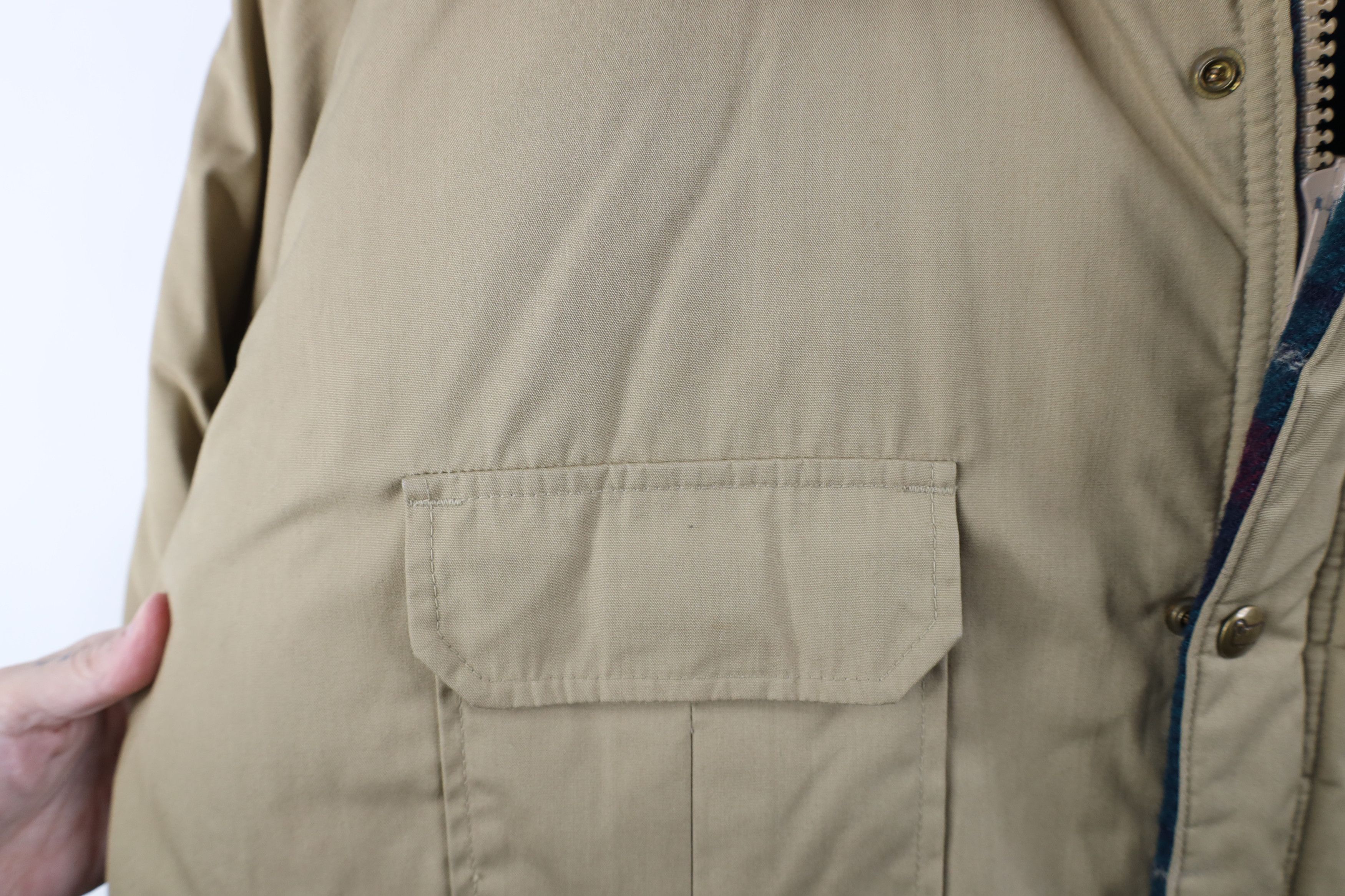 Vintage × Woolrich Woolen Mills Vintage 90s Woolrich Lined Full Zip Parka Jacket Beige USA Size US XL / EU 56 / 4 - 4 Thumbnail