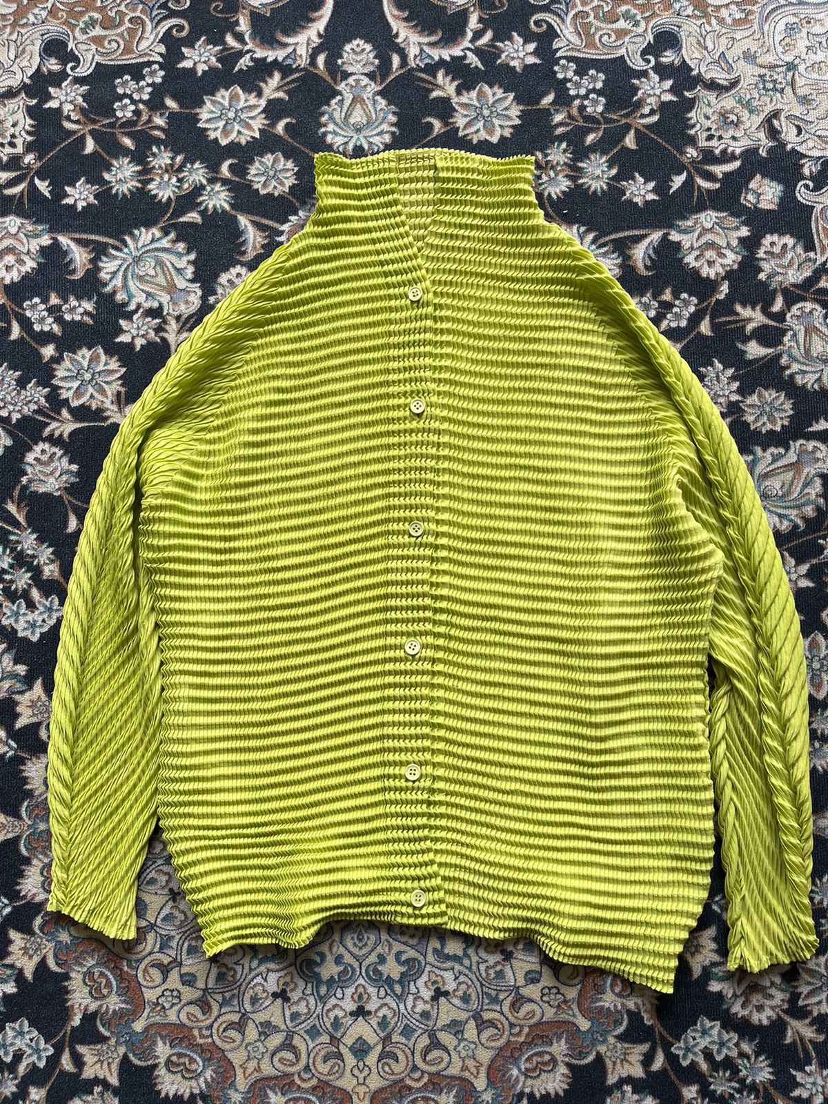 Issey Miyake × Pleats Please Issey Miyake 2000s Issey Miyake Pleats please Button up Size US L / EU 52-54 / 3 - 8 Thumbnail