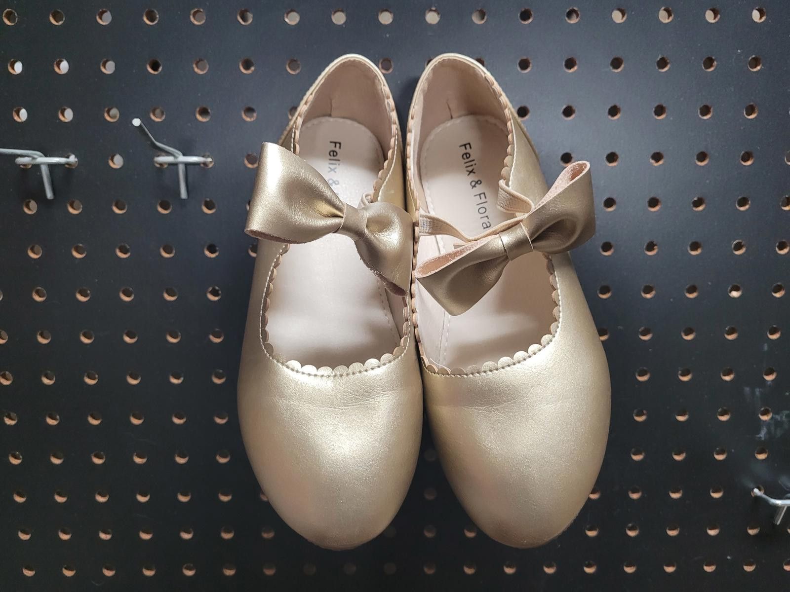 Other Gorgeous Gold Bow Flats - Grab 'Em Before They're Gone! Size US 4.5 / IT 34.5 - 3 Thumbnail