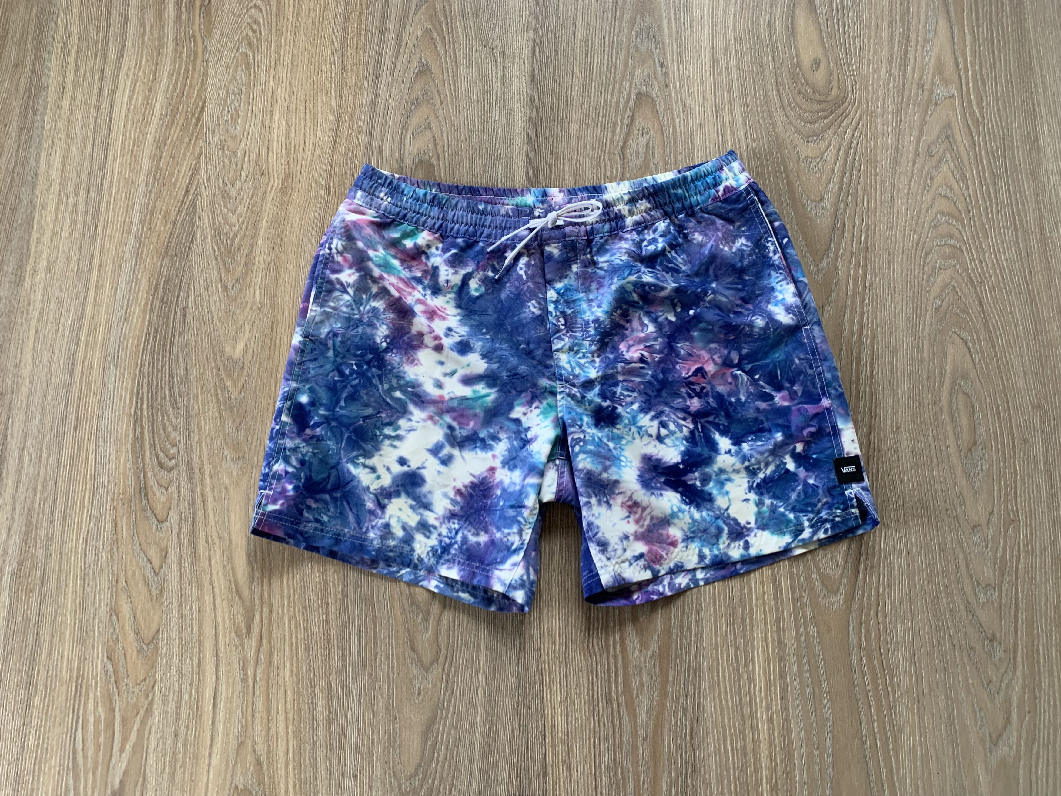 Vans Vans Beach Swim Tie Dye Printed Shorts Size US 38 / EU 54 - 1 Thumbnail