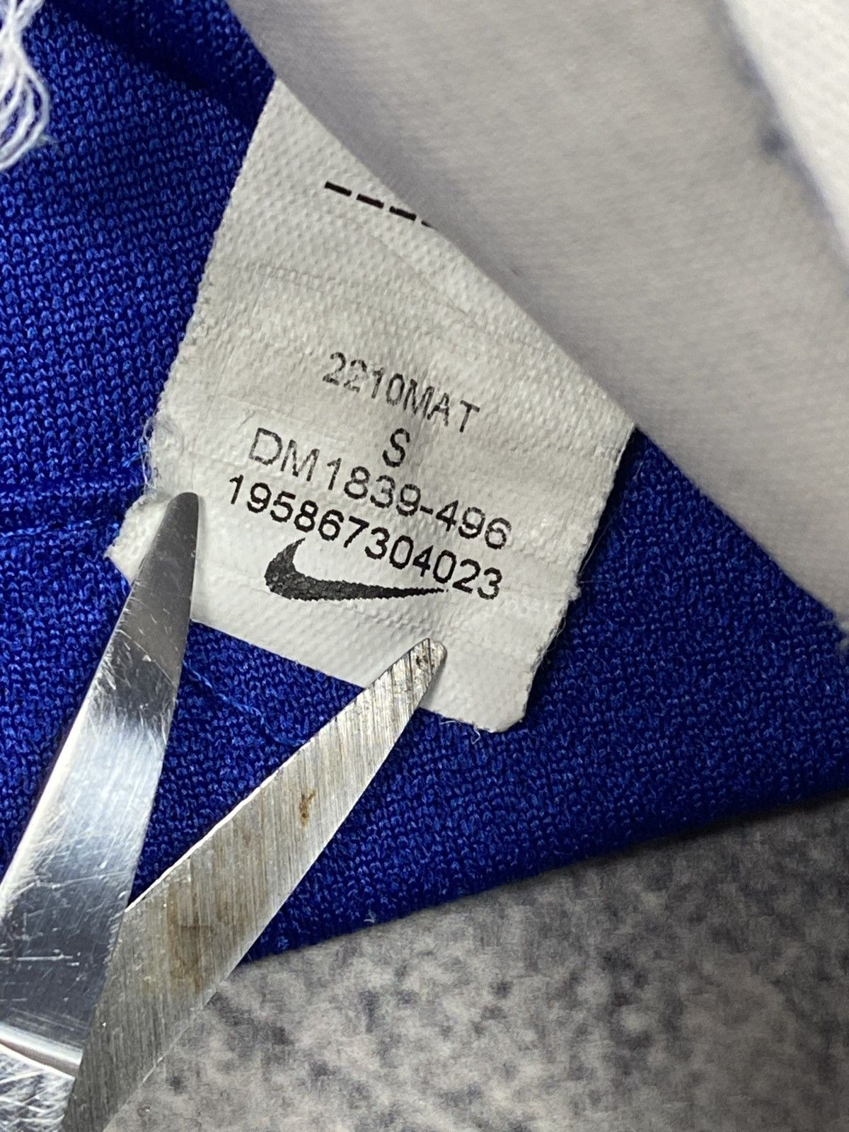 Nike Nike Chelsea 2022-23 Home Soccer Jersey Cucurella #32 S Size US S / EU 44-46 / 1 - 24 Thumbnail