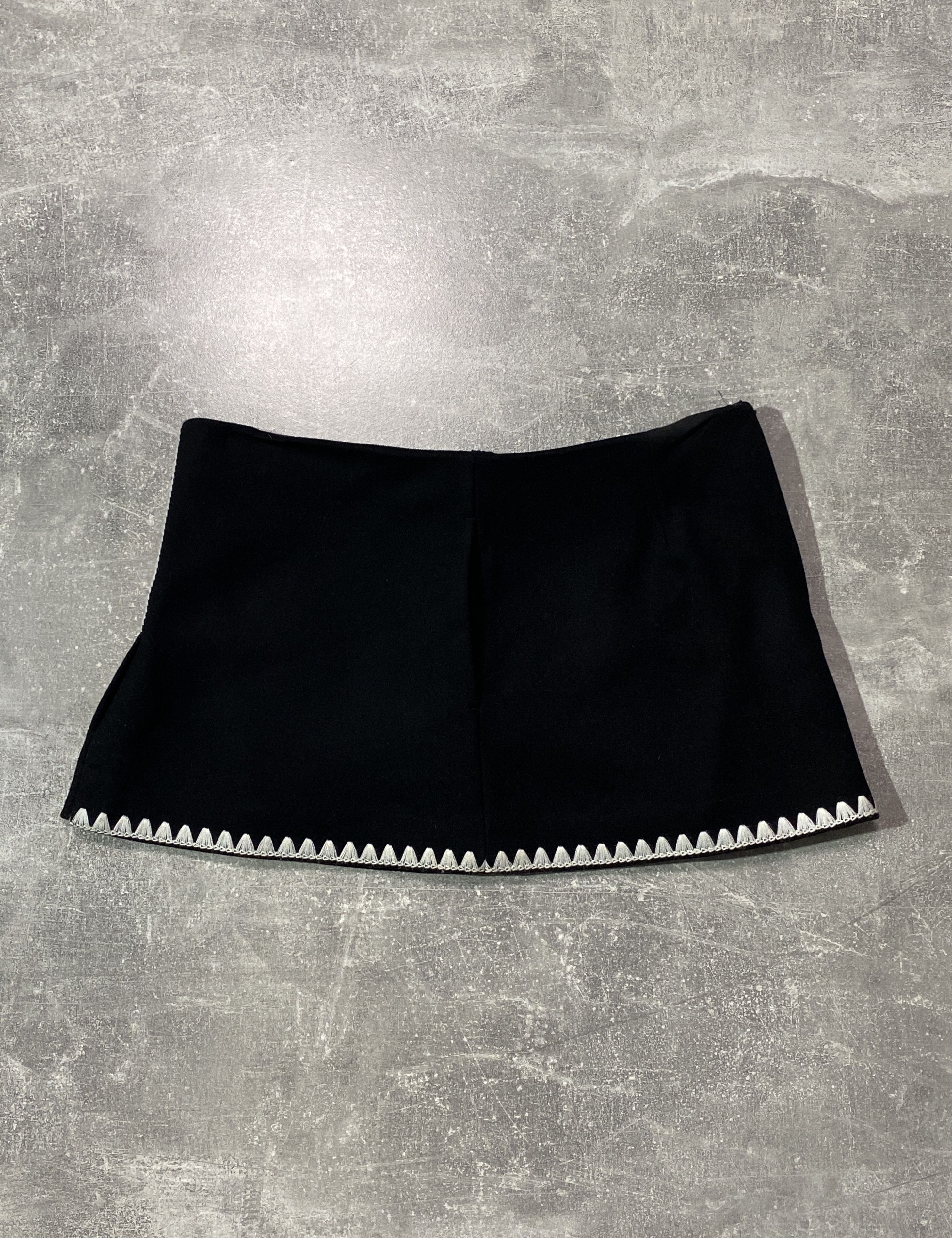 Valentino VALENTINO RED WOOL MINI SKIRT AND POCKETS Size 30" / US 8 / IT 44 - 3 Thumbnail