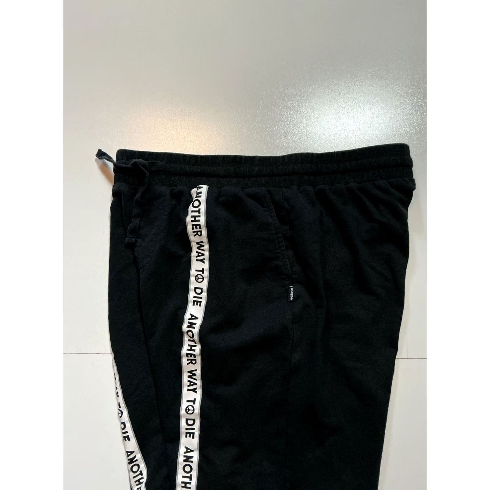 Vintage Gaws Sweat Shorts Peace Sign 8” Inseam XL Black Mens Size US 36 / EU 52 - 6 Thumbnail