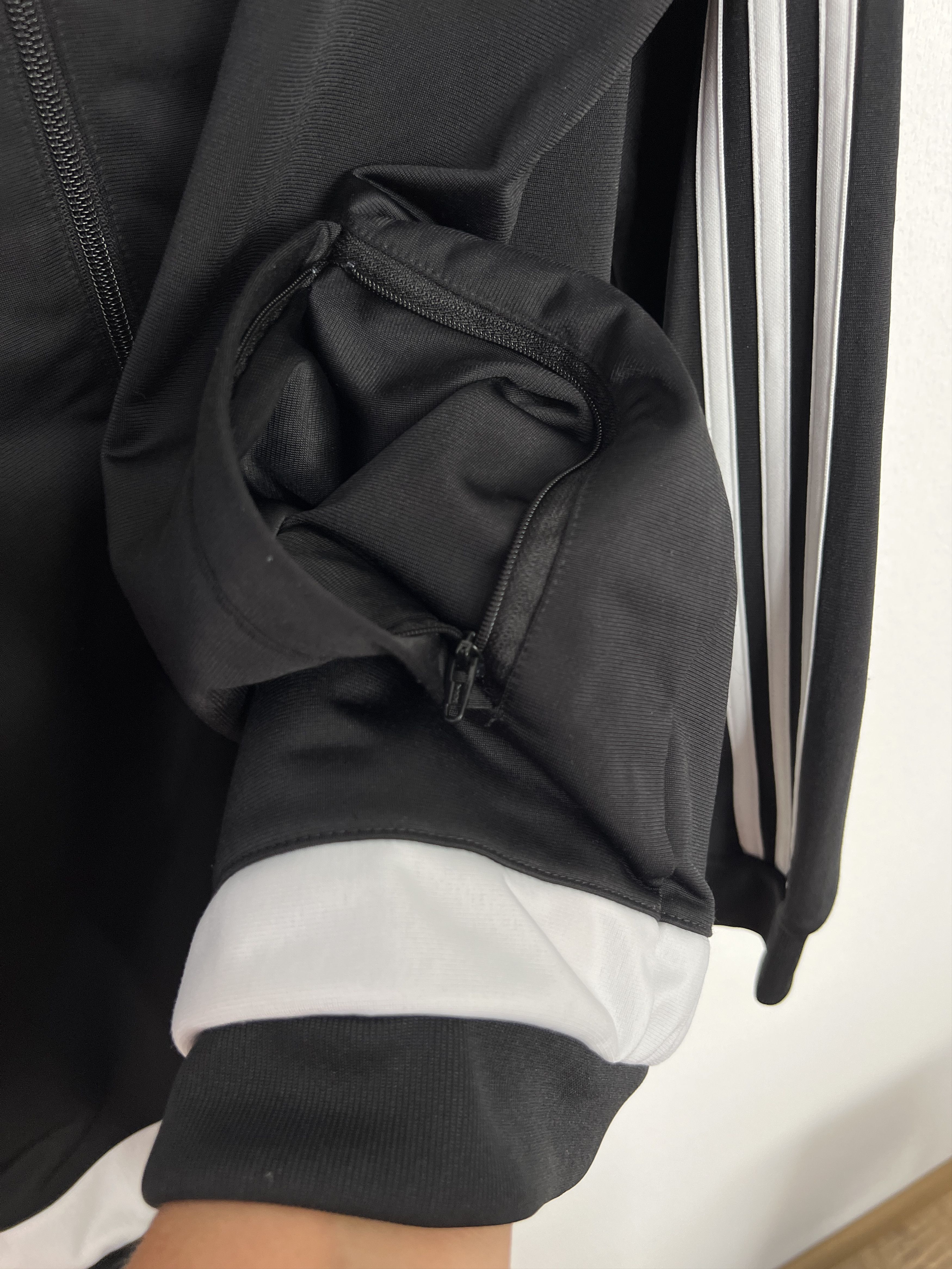 Adidas Vintage Adidas Bayern Munich Football Black Jacket Soccer Size US L / EU 52-54 / 3 - 4 Thumbnail