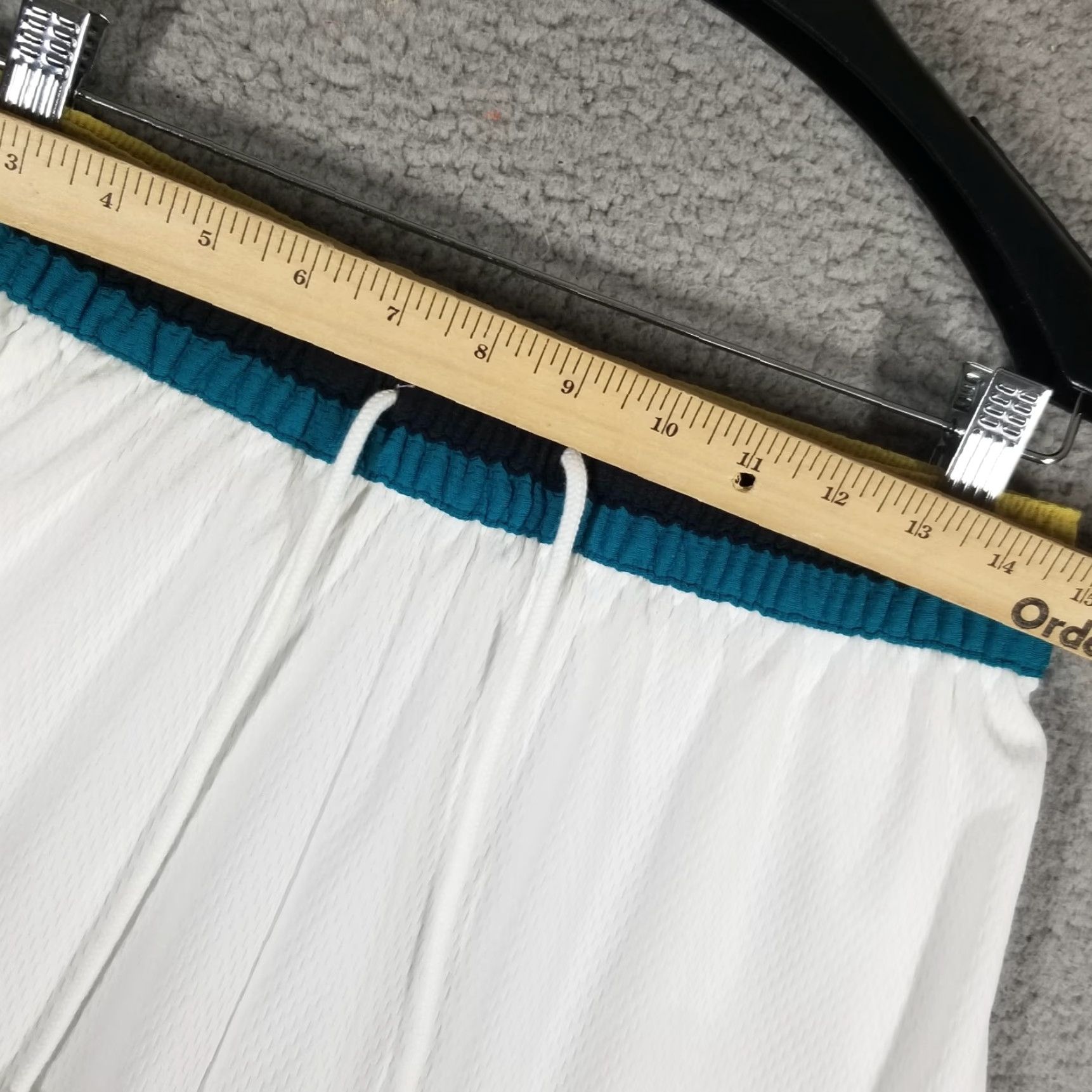 Nike VINTAGE Nike Elite Basketball Shorts Men M White Striped 83190-065 Hip Hop Metallic Rare Sample Size US 31 - 4 Thumbnail