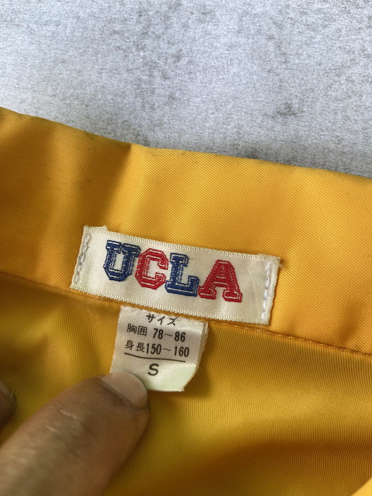 Vintage VINTAGE UCLA NYLON COACH 80s Size US M / EU 48-50 / 2 - 6 Thumbnail