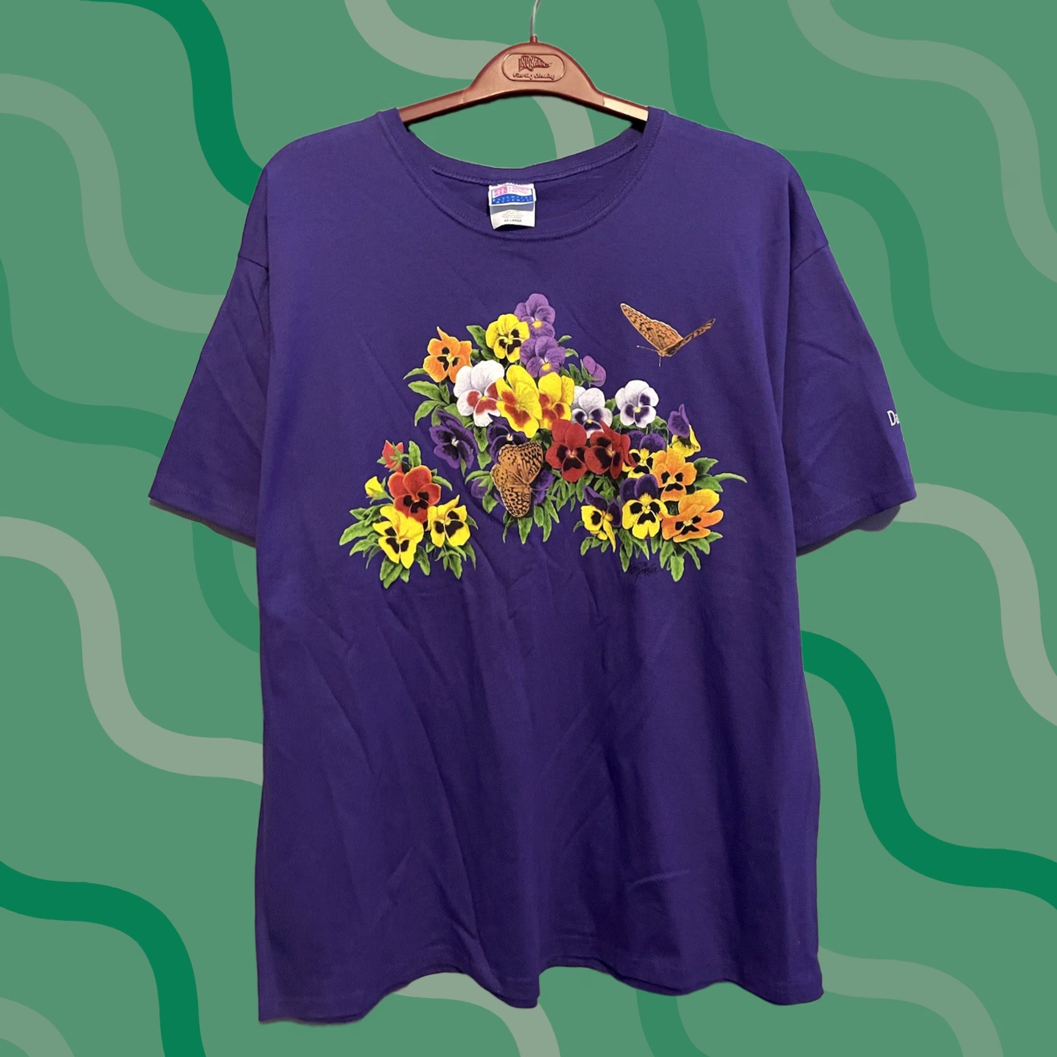 Hanes VINTAGE Hanes 2XL Womens T-Shirt Purple Flower Butterfly Shirt Shirt Womens 2XL Purple Flower Butterfly Hanes Vintage Size XXL / US 16-18 / IT 52-54 - 1 Thumbnail