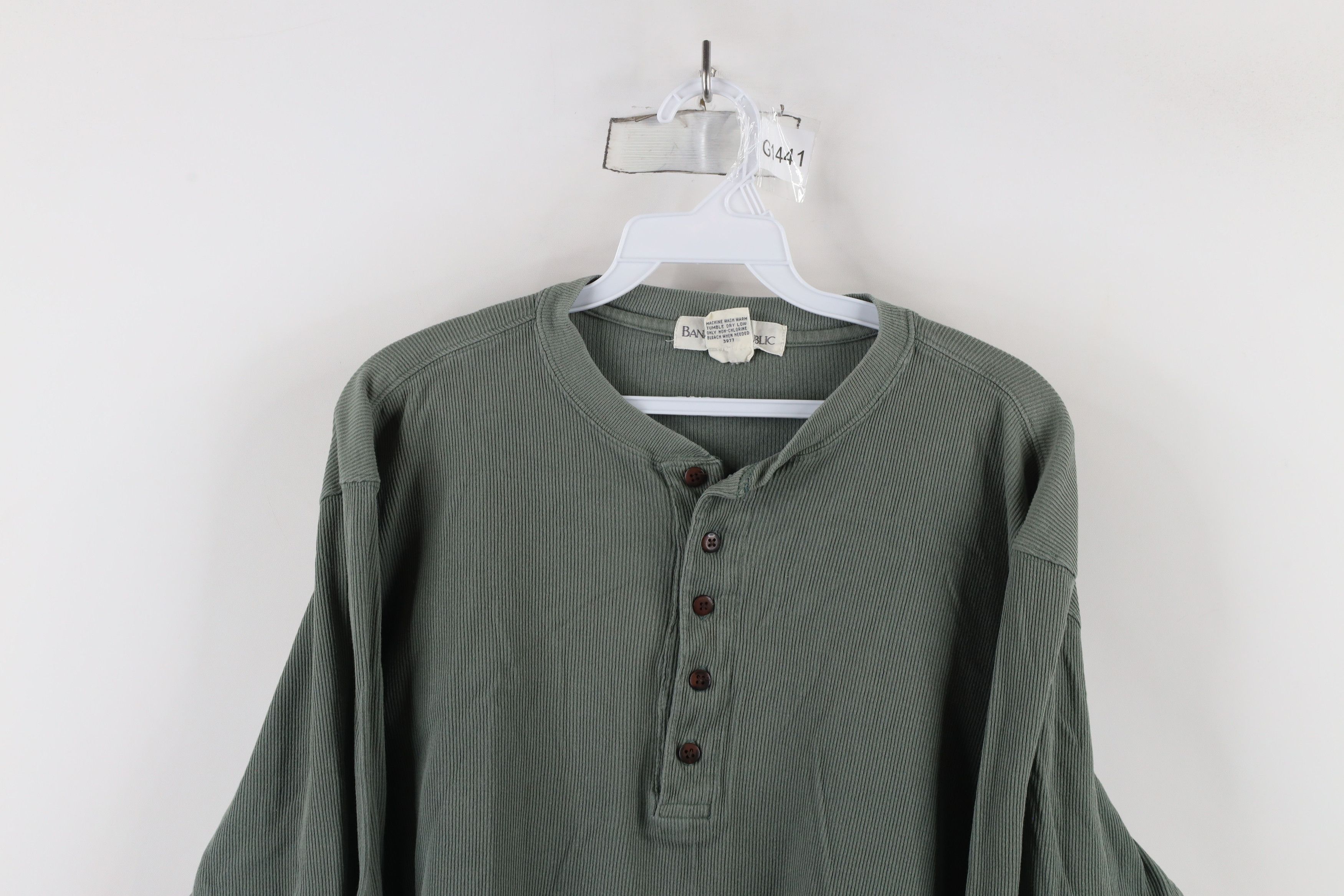 Banana Republic × Vintage Vintage 90s Banana Republic Long Sleeve Henley T-Shirt Size US L / EU 52-54 / 3 - 2 Thumbnail
