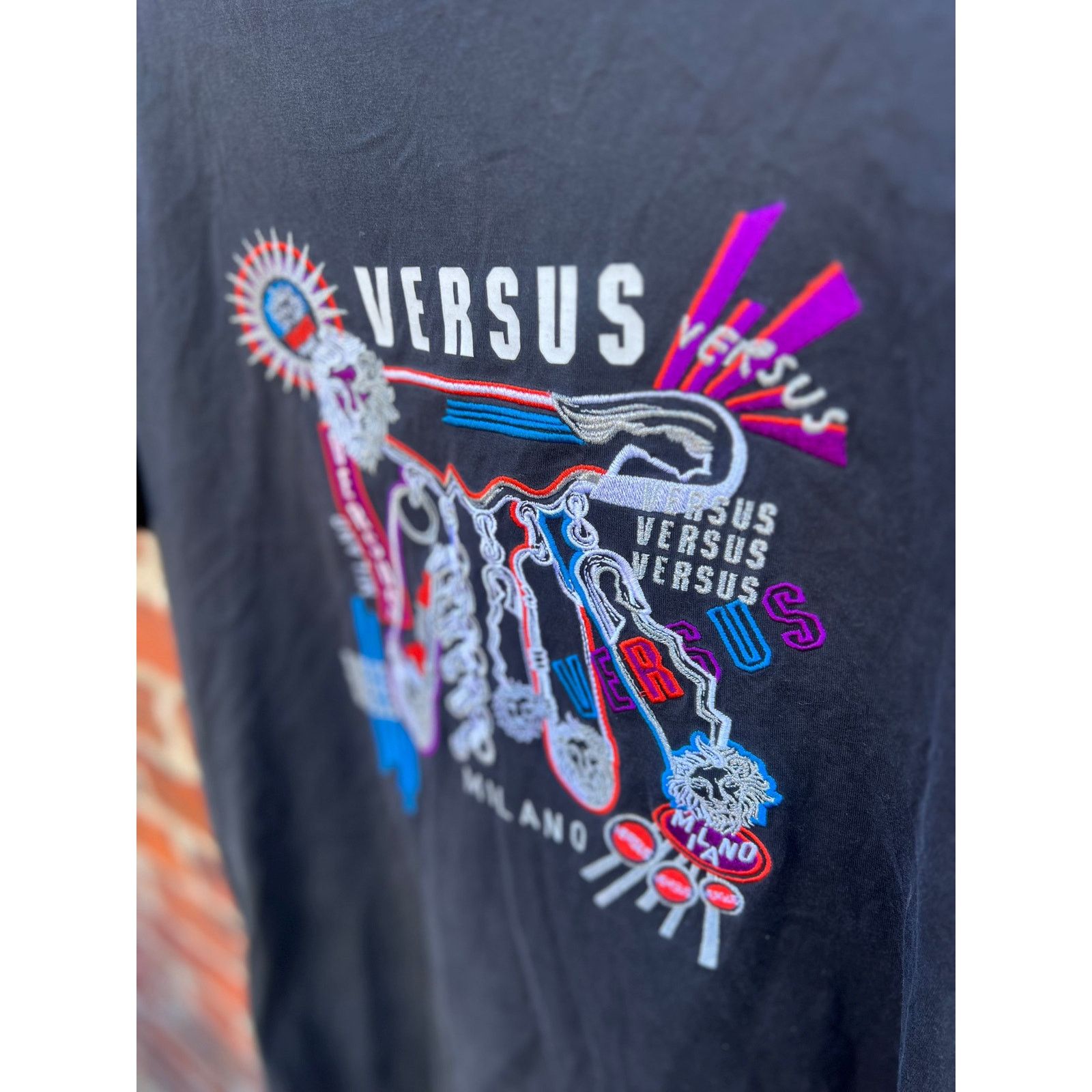 Versace Versus Versace Embroidered Tee Size Large Size US L / EU 52-54 / 3 - 7 Thumbnail
