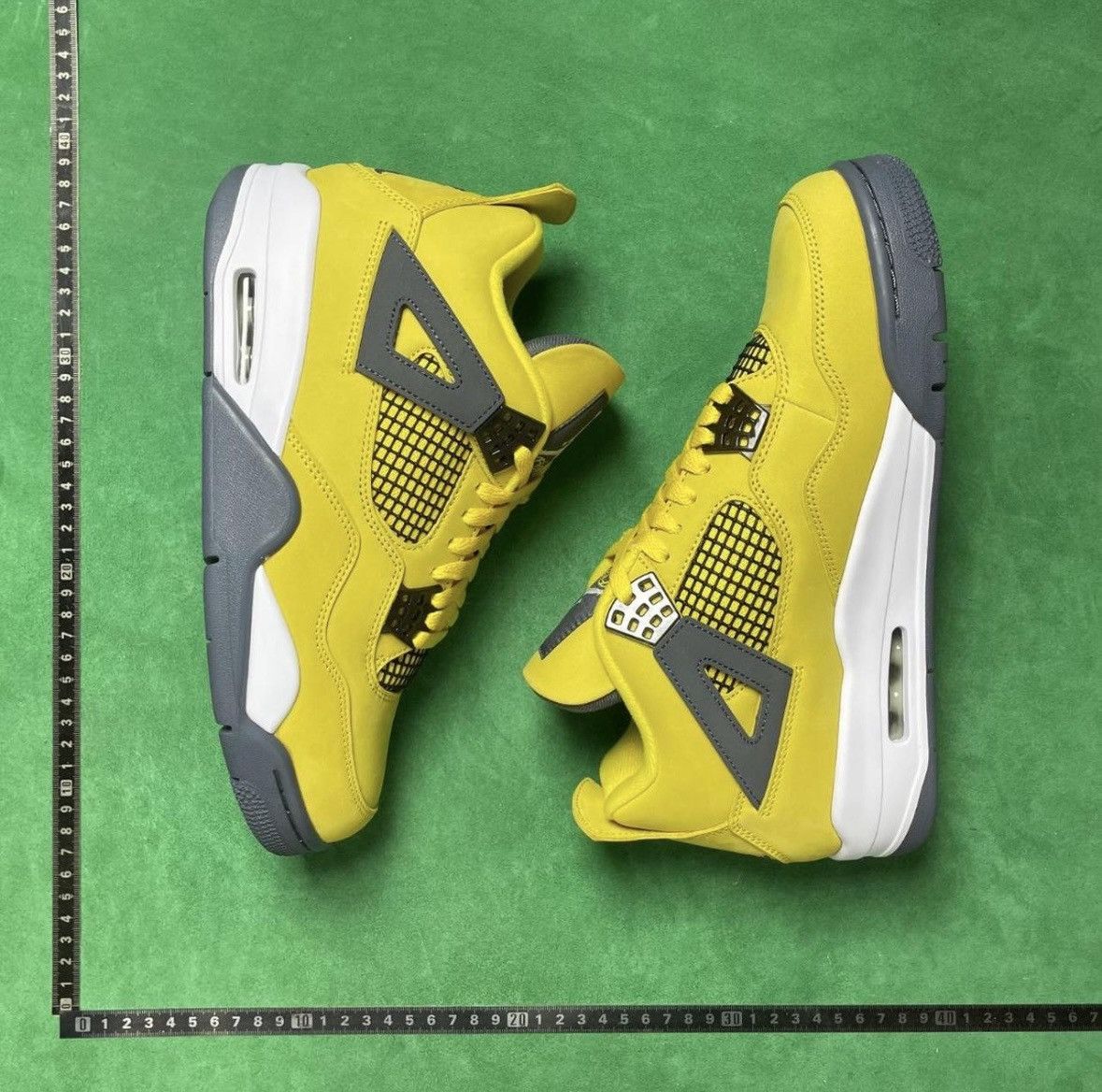 Jordan Brand Air Jordan 4 ‘Lighting’ Size US 11 / EU 44 - 2 Thumbnail
