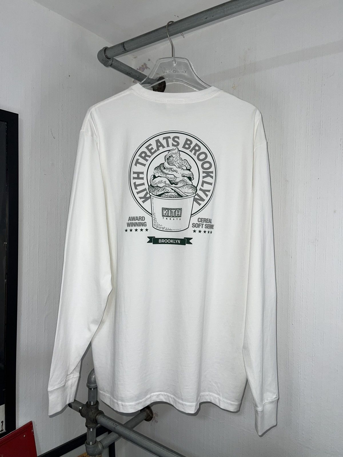 Kith Kith Treats Brooklyn tee Size US L / EU 52-54 / 3 - 2 Thumbnail
