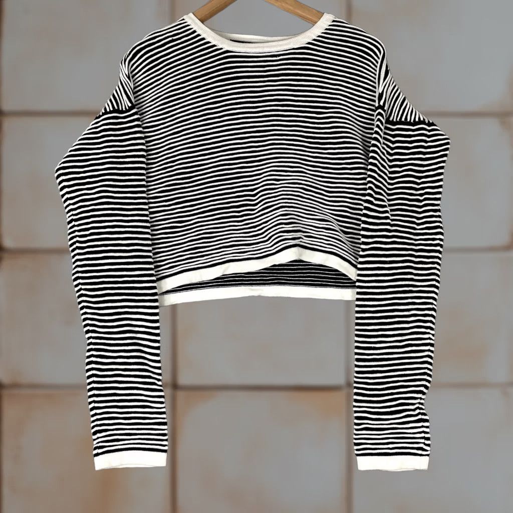 Vintage Romeo + Juliet Couture Womens Large Black Striped Cropped Cotton Knit Sweater Size L / US 10 / IT 46 - 1 Thumbnail