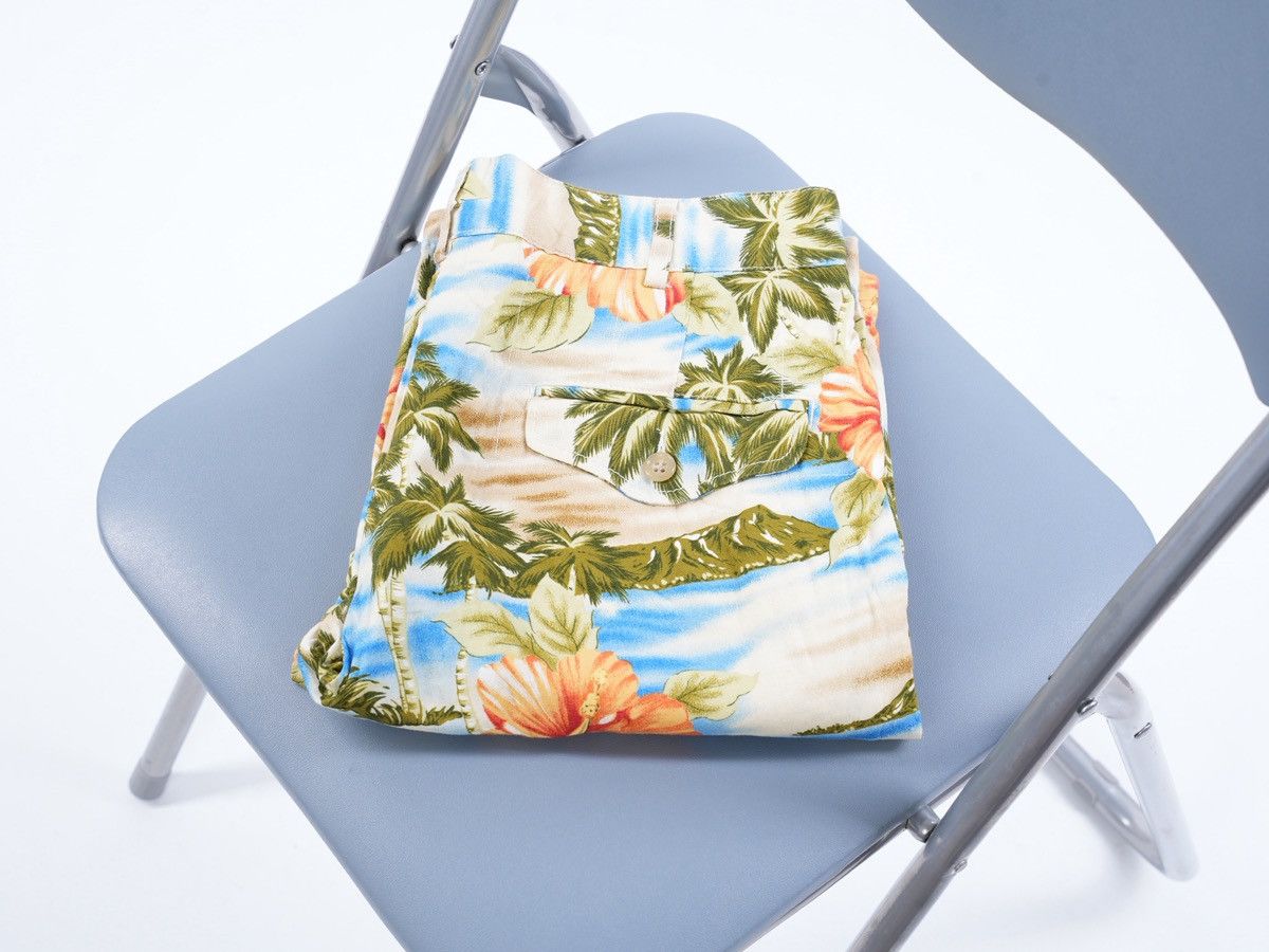 Engineered Garments Engineered Garments Floral Beach Print Carpenter Shorts Size US 30 / EU 46 - 1 Thumbnail