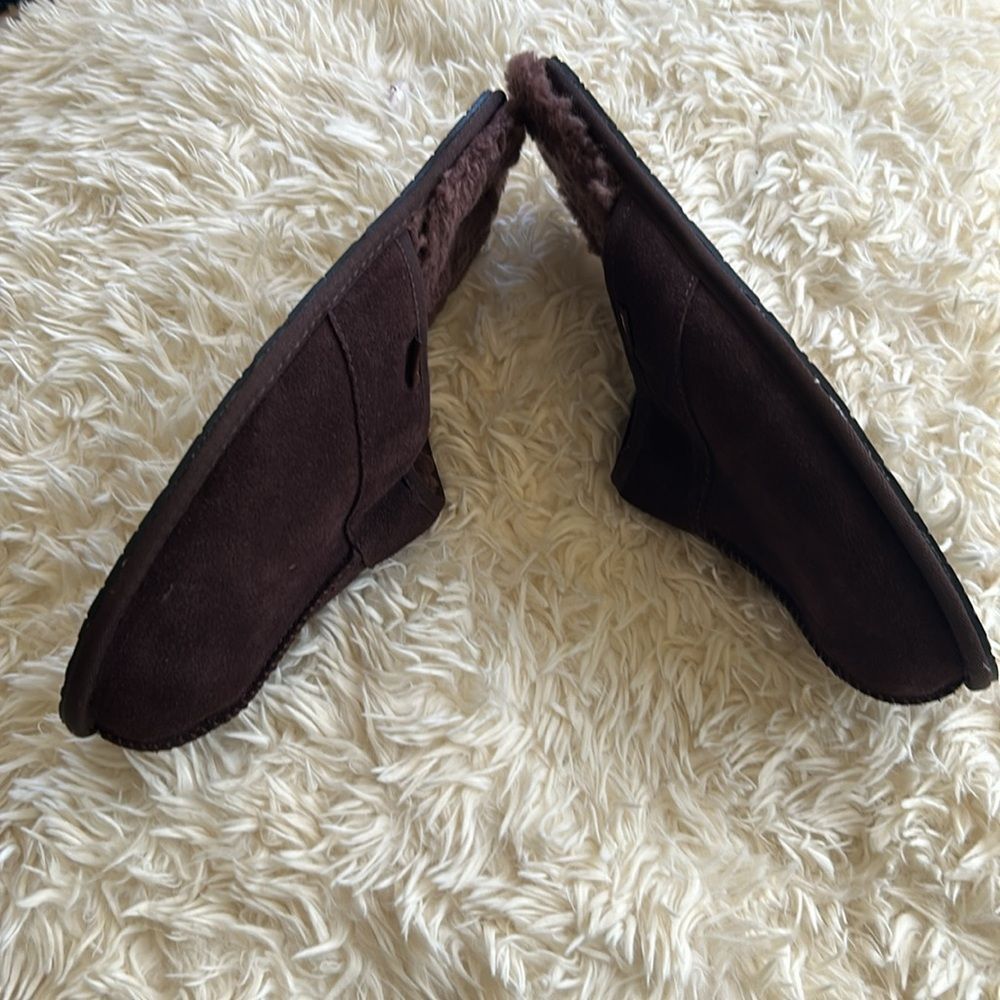 Ugg slippers size 11 sales