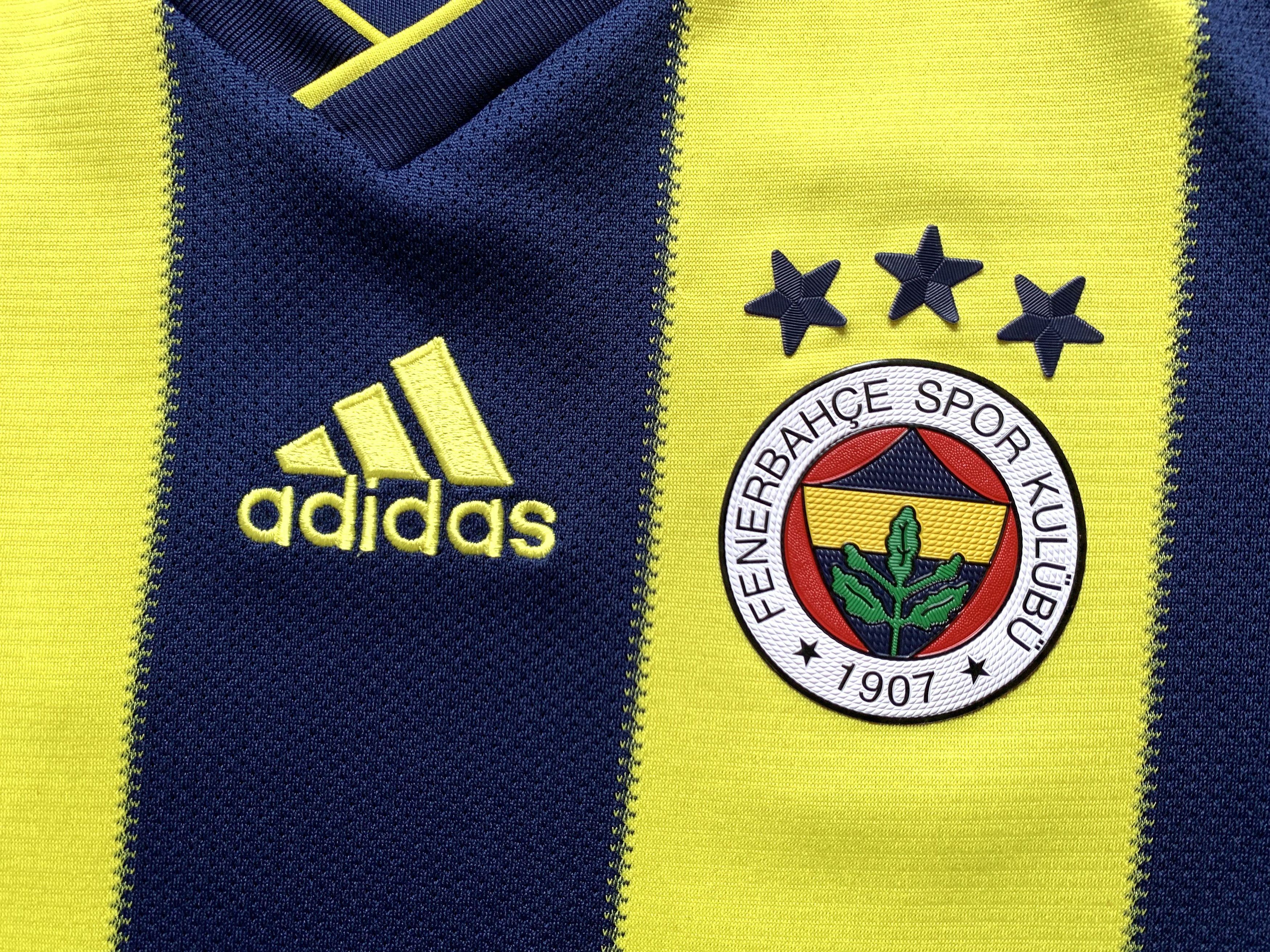 Adidas × Vintage Rare Adidas Fenerbahce Home Shirt #10 iREM Size US M / EU 48-50 / 2 - 5 Thumbnail