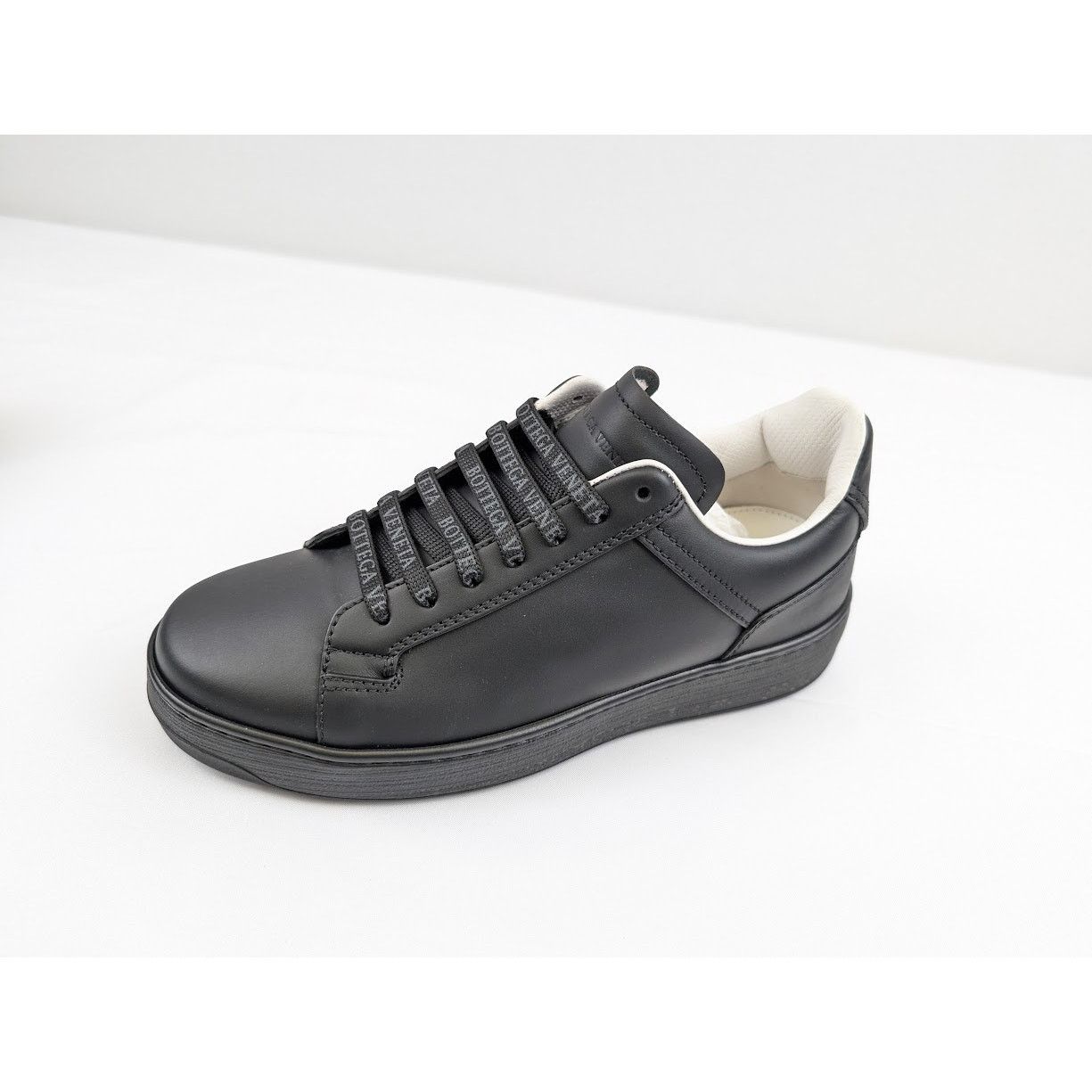 Bottega Veneta o1rshd1 Bolt Calf Low-Top Sneakers in Nero Size US 6 / EU 39 - 17 Thumbnail