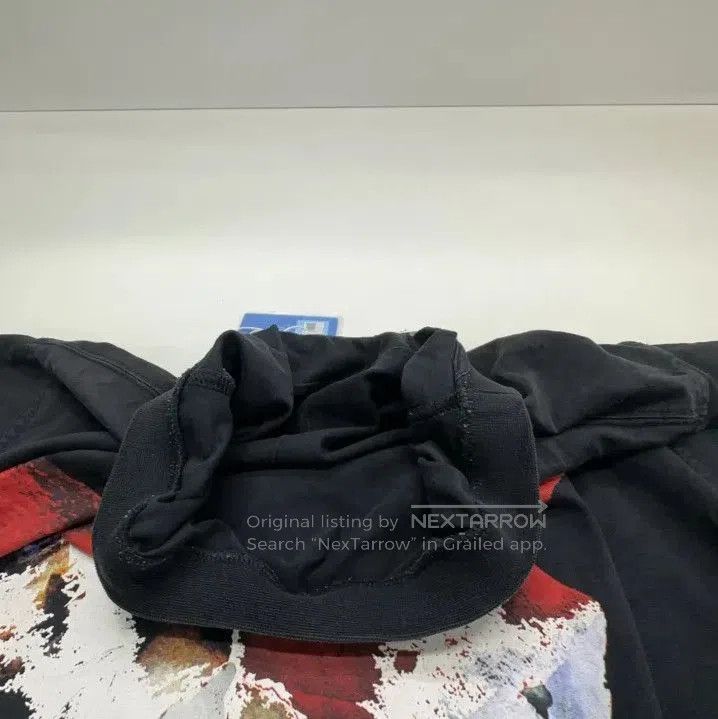Givenchy Givenchy Pattern Print Casual Short-Sleeve T-Shirt. Size US L / EU 52-54 / 3 - 1 Thumbnail