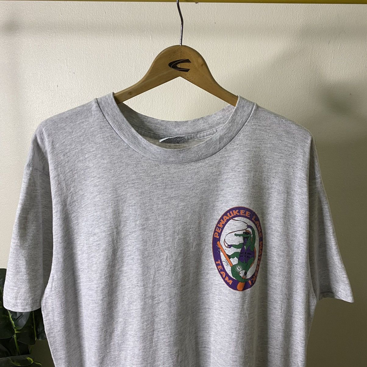 Vintage Vintage 1990s Pewaukee Lake Waterski Team Tee Size US L / EU 52-54 / 3 - 6 Thumbnail