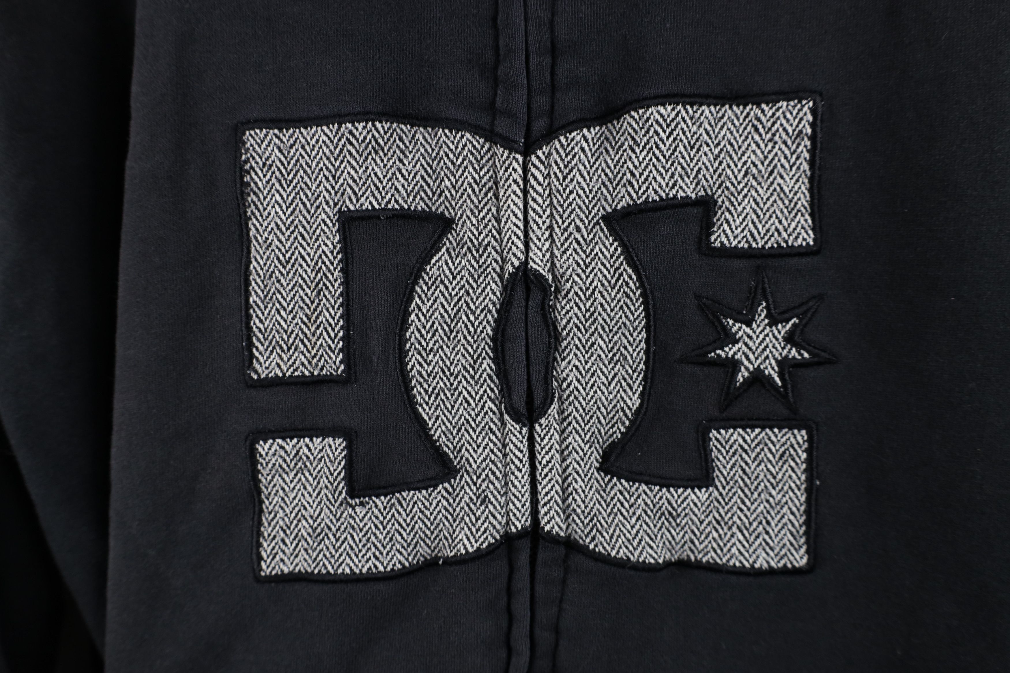 Vintage Vintage Y2K DC Shoes Skateboarding Heavyweight Full Hoodie Size XL / US 12-14 / IT 48-50 - 4 Thumbnail