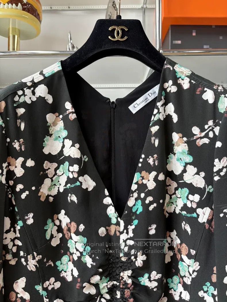 Chanel Chanel Printed mulberry silk dress Size M / US 6-8 / IT 42-44 - 2 Thumbnail