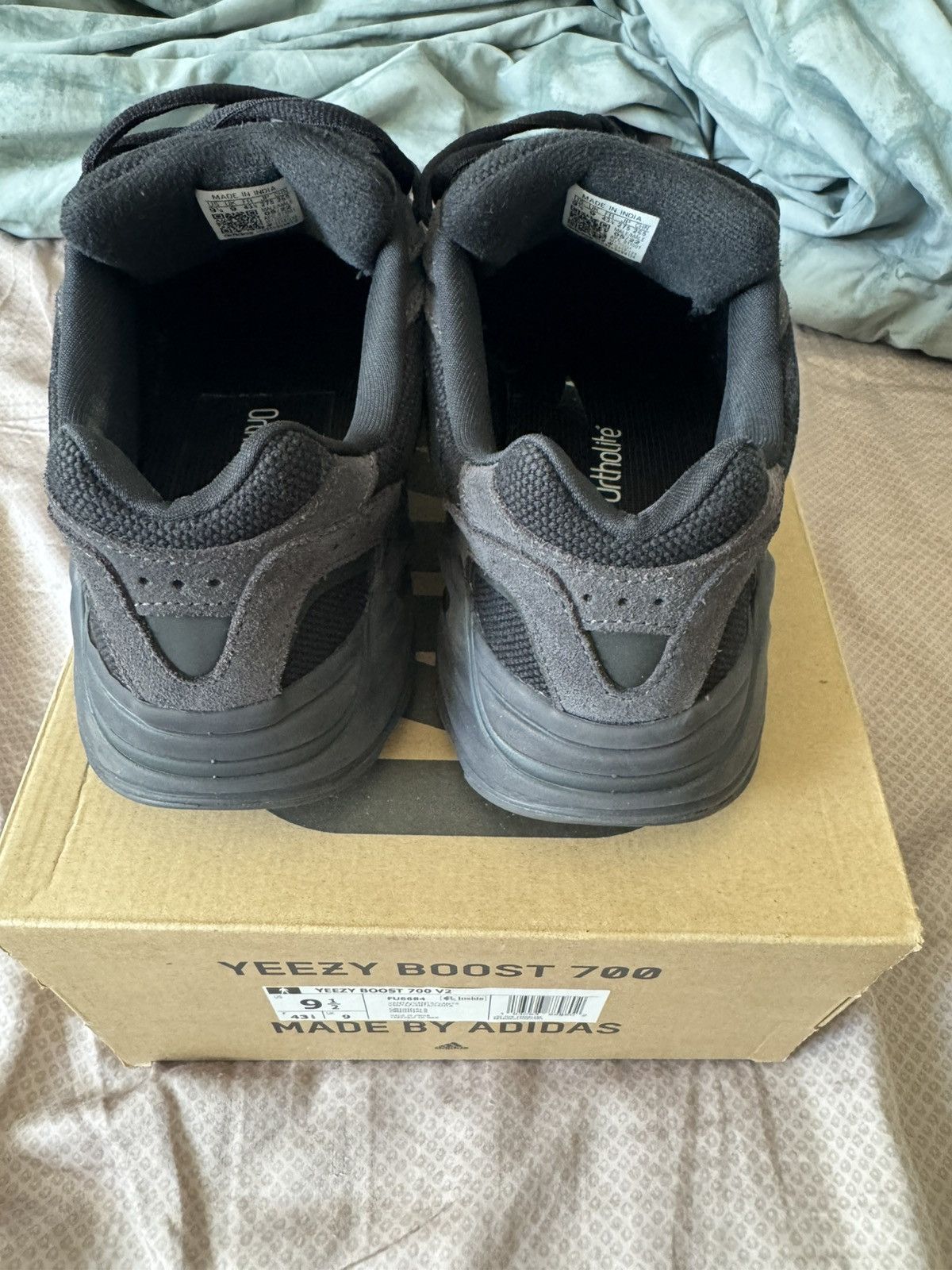 Yeezy Yeezy 700 V2 Vanta Size US 9.5 / EU 42-43 - 4 Thumbnail