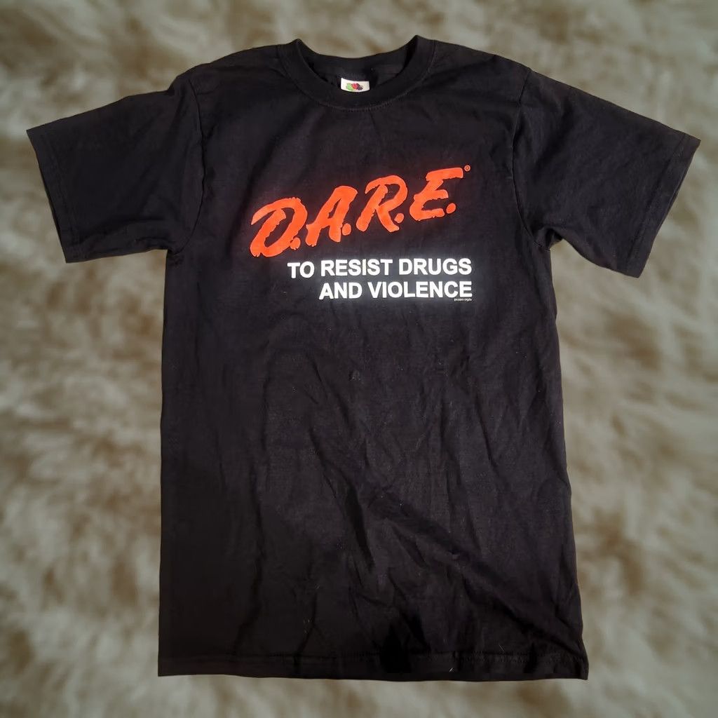 Gildan VINTAGE DARE T Shirt Tee Sz Small Resist Drugs And Violence Y2K Classic Shirt Unisex Adults Black 1990s Graphic Print Cowboy USA Mens Womens Size US S / EU 44-46 / 1 - 1 Thumbnail