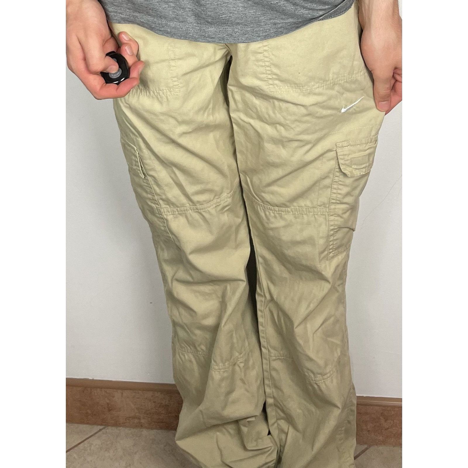Nike × Vintage Nike Women's Beige Swoosh Straight Leg Cargo Pants Medium Size 30" / US 8 / IT 44 - 2 Thumbnail