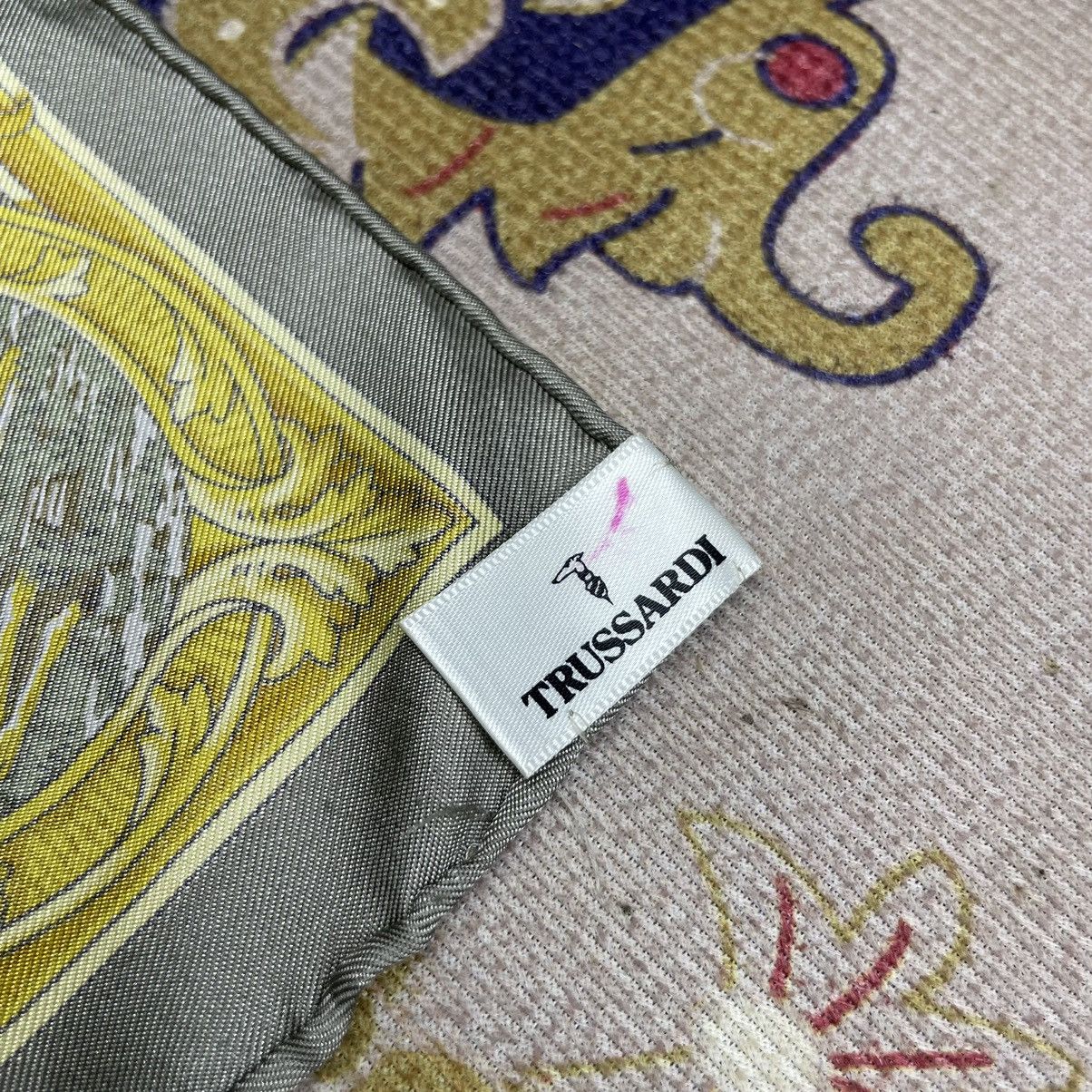 Trussardi Vintage TRUSSARDI King Castle Design Silk Scarf Size ONE SIZE - 11 Thumbnail