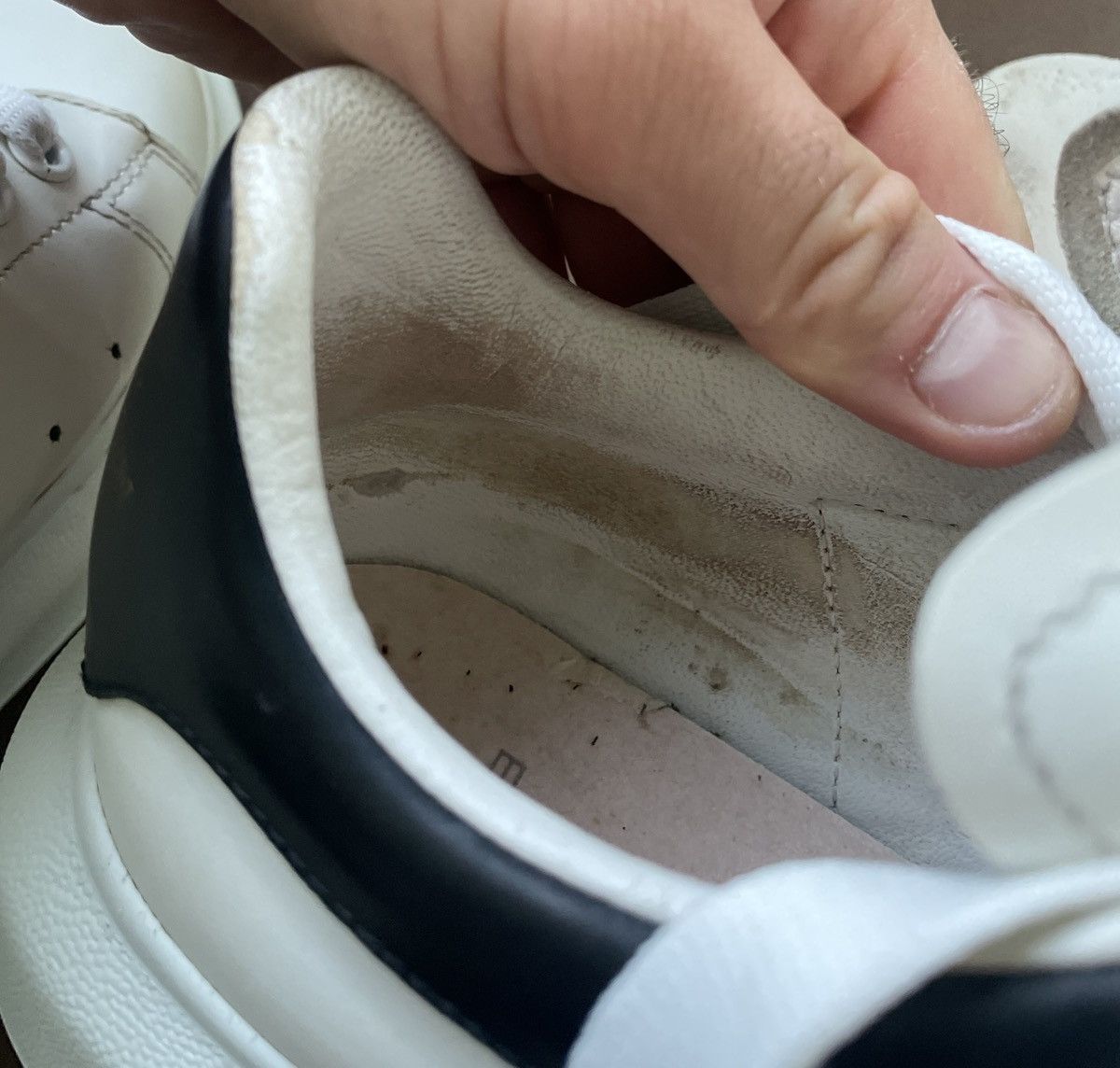 Alexander McQueen Alexander McQueen Oversized low top sneakers black white Size US 7.5 / EU 40-41 - 22 Thumbnail