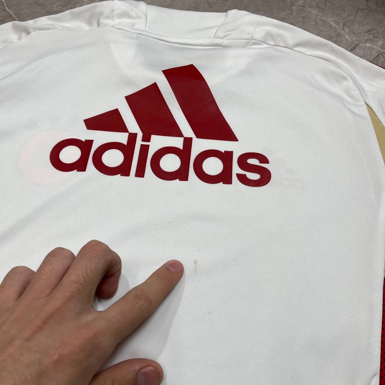 Adidas Vintage Adidas 2011/2012 Bayern Munich Football T-Shirt Size US L / EU 52-54 / 3 - 6 Thumbnail
