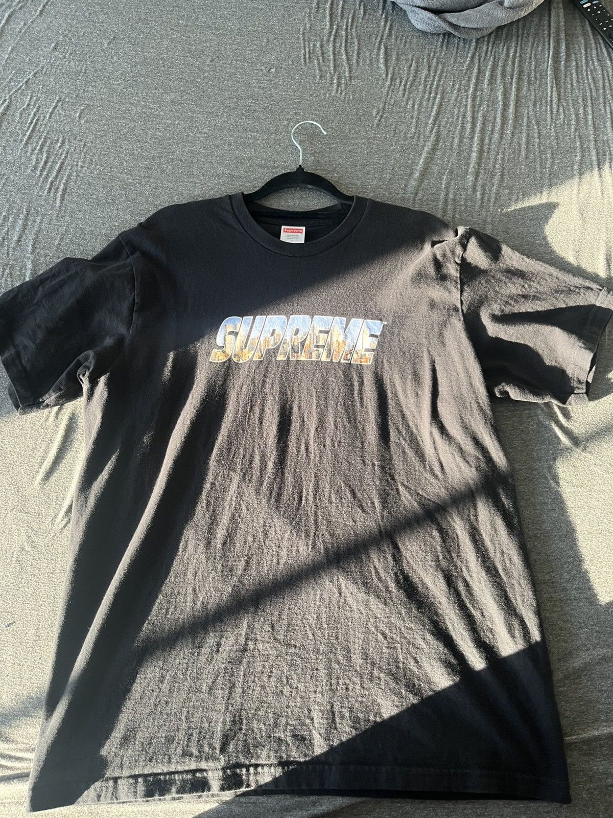 Supreme Surpreme Gotham tee Size US L / EU 52-54 / 3 - 1 Thumbnail